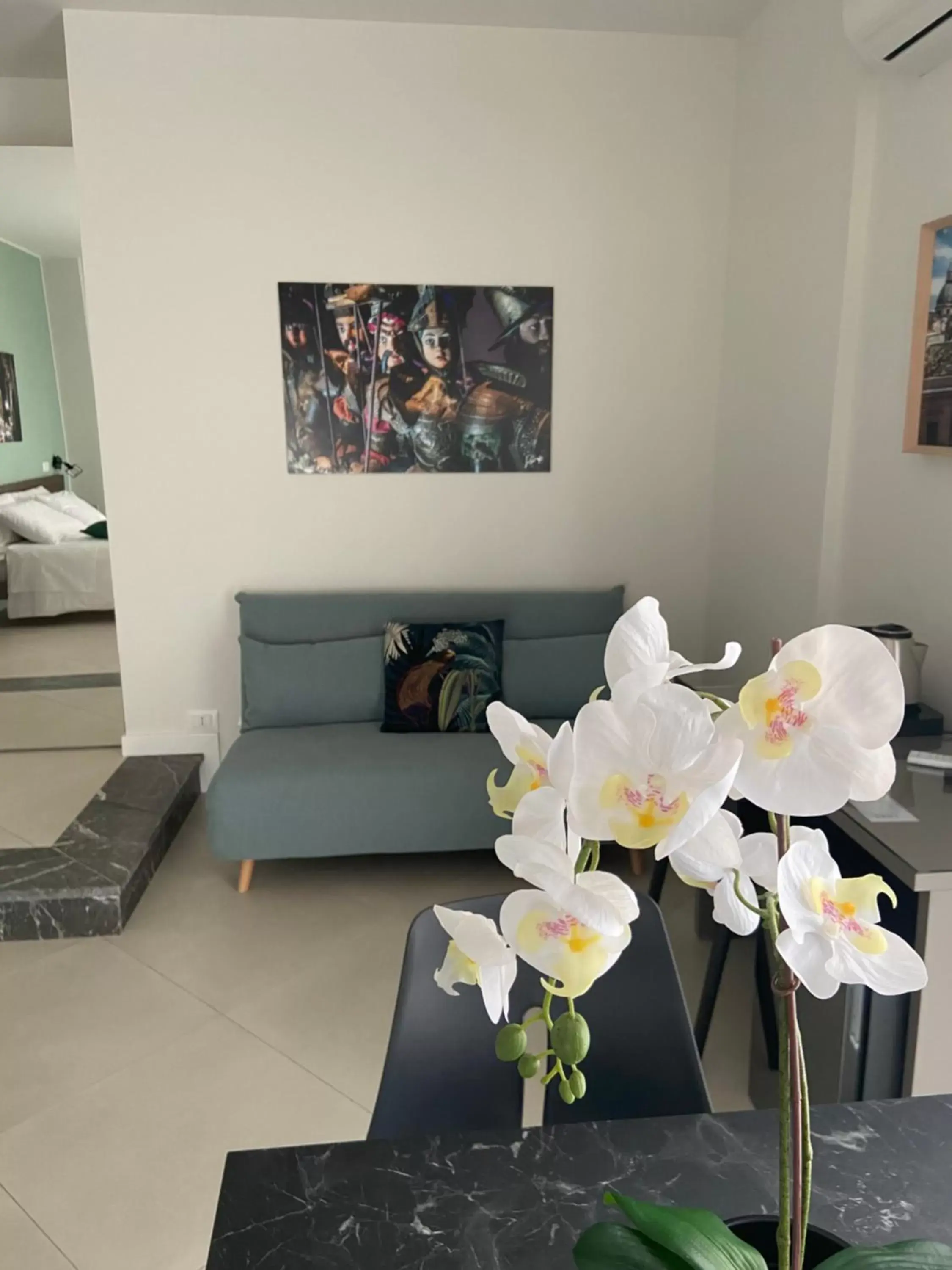 Living room, Seating Area in Maqueda Suites