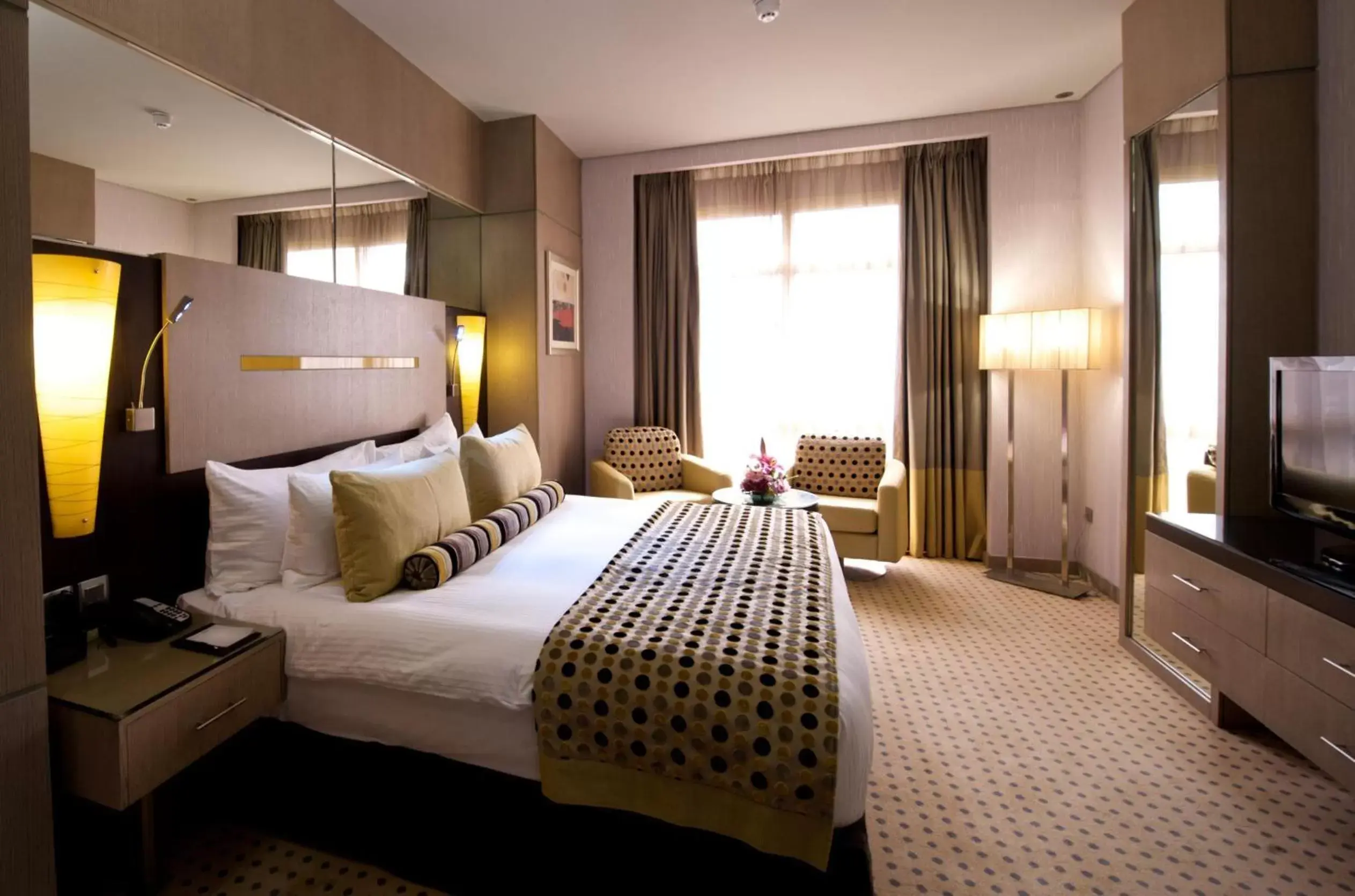 Deluxe King Suite in TIME Grand Plaza Hotel, Dubai Airport