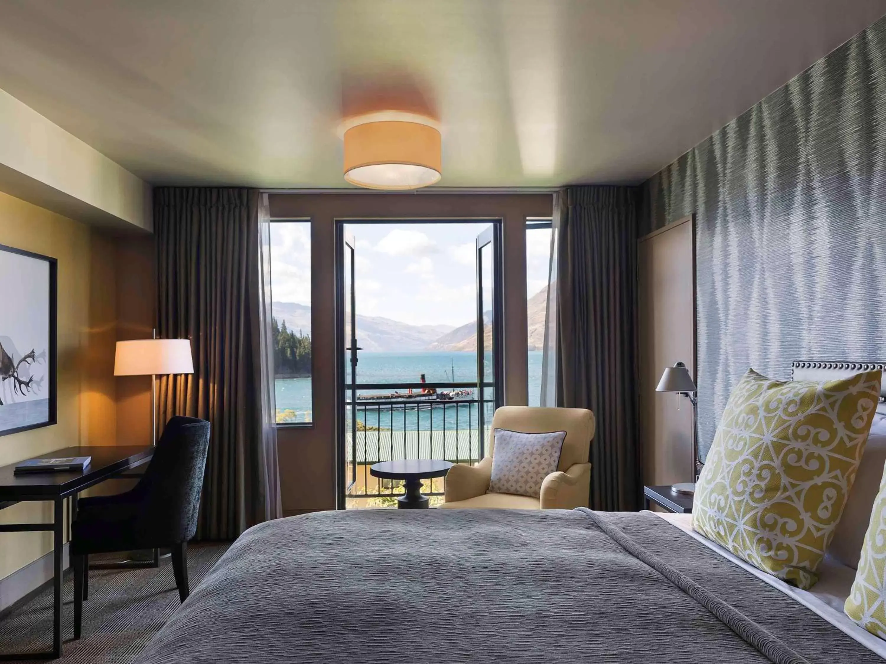 Photo of the whole room, Bed in Hotel St Moritz Queenstown - MGallery by Sofitel