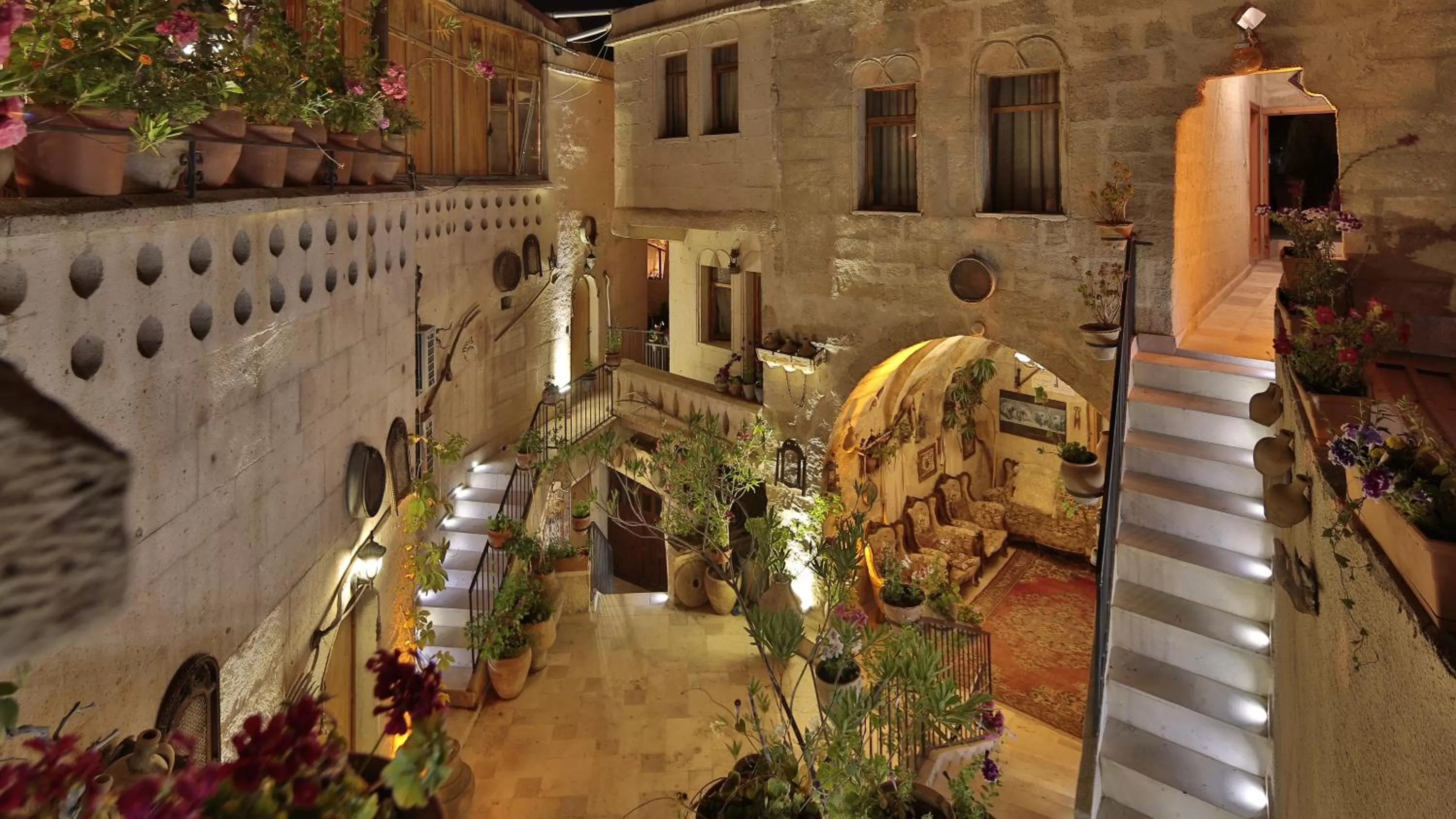 Garden view in Kookaburra Hotel