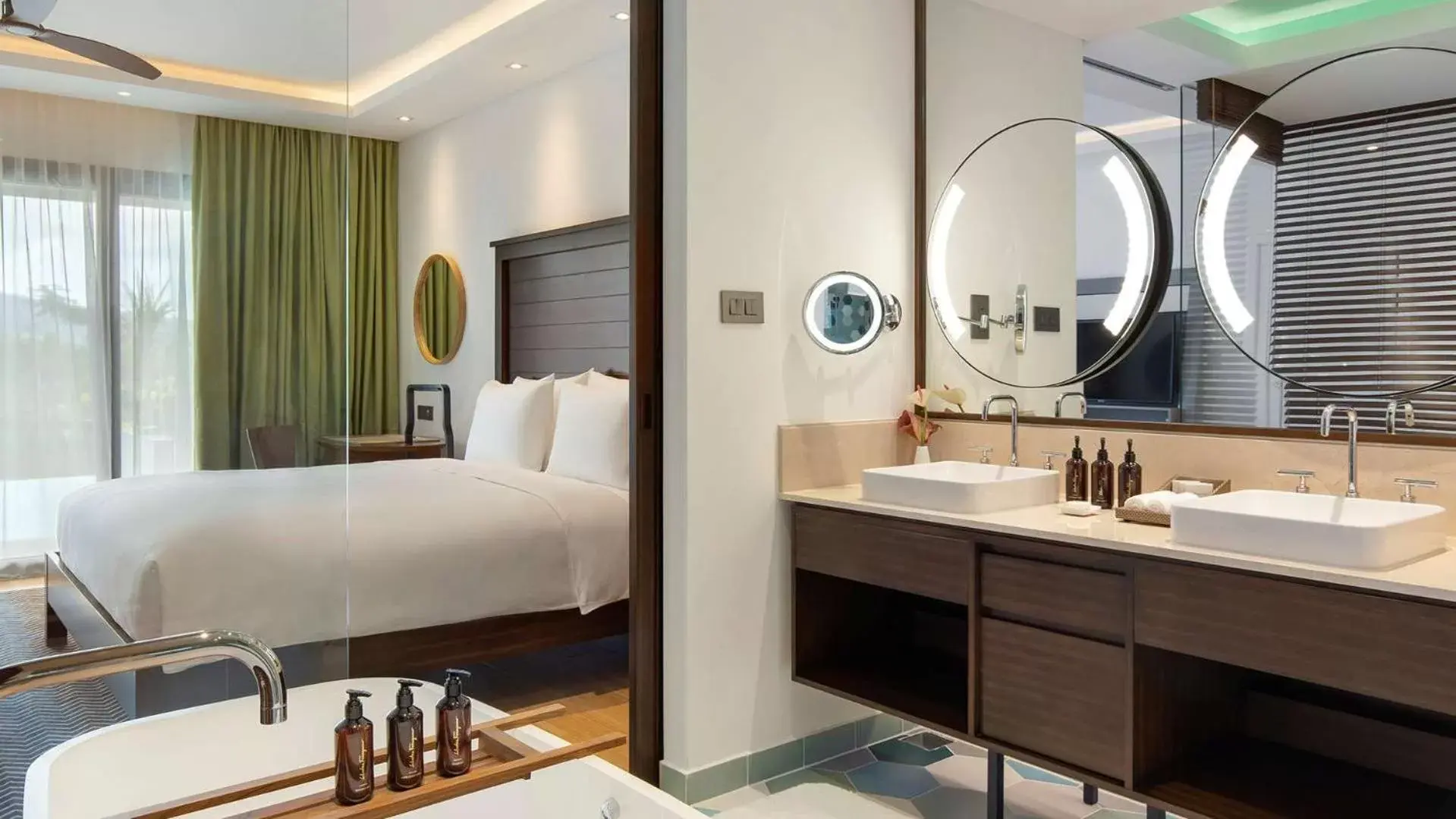 Bedroom, Bathroom in InterContinental Dominica Cabrits Resort & Spa, an IHG Hotel