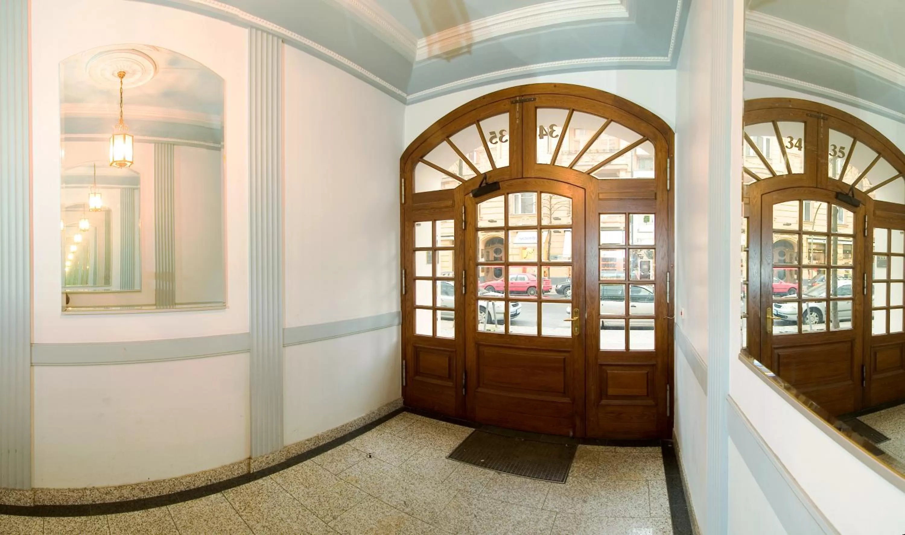 Lobby or reception in Kurfürst am Kurfürstendamm