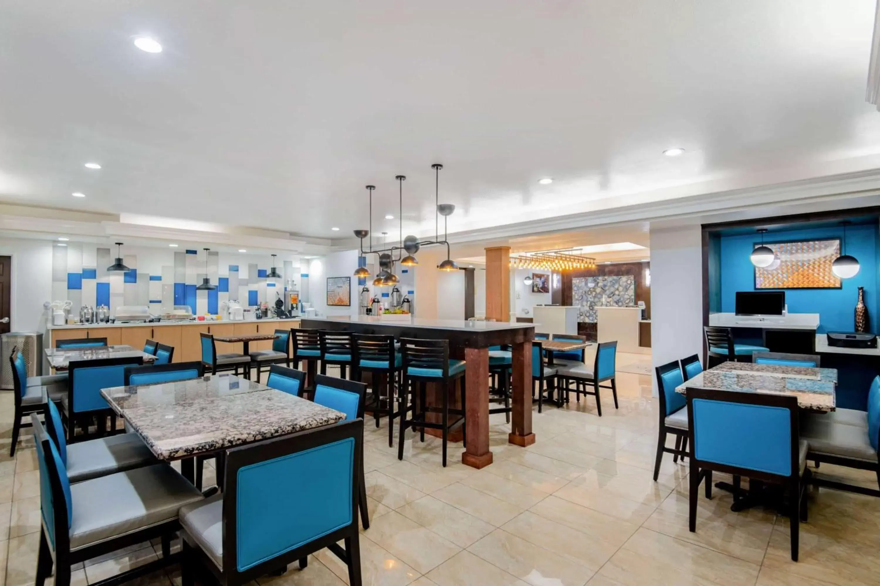 Lobby or reception, Restaurant/Places to Eat in La Quinta by Wyndham Dalhart