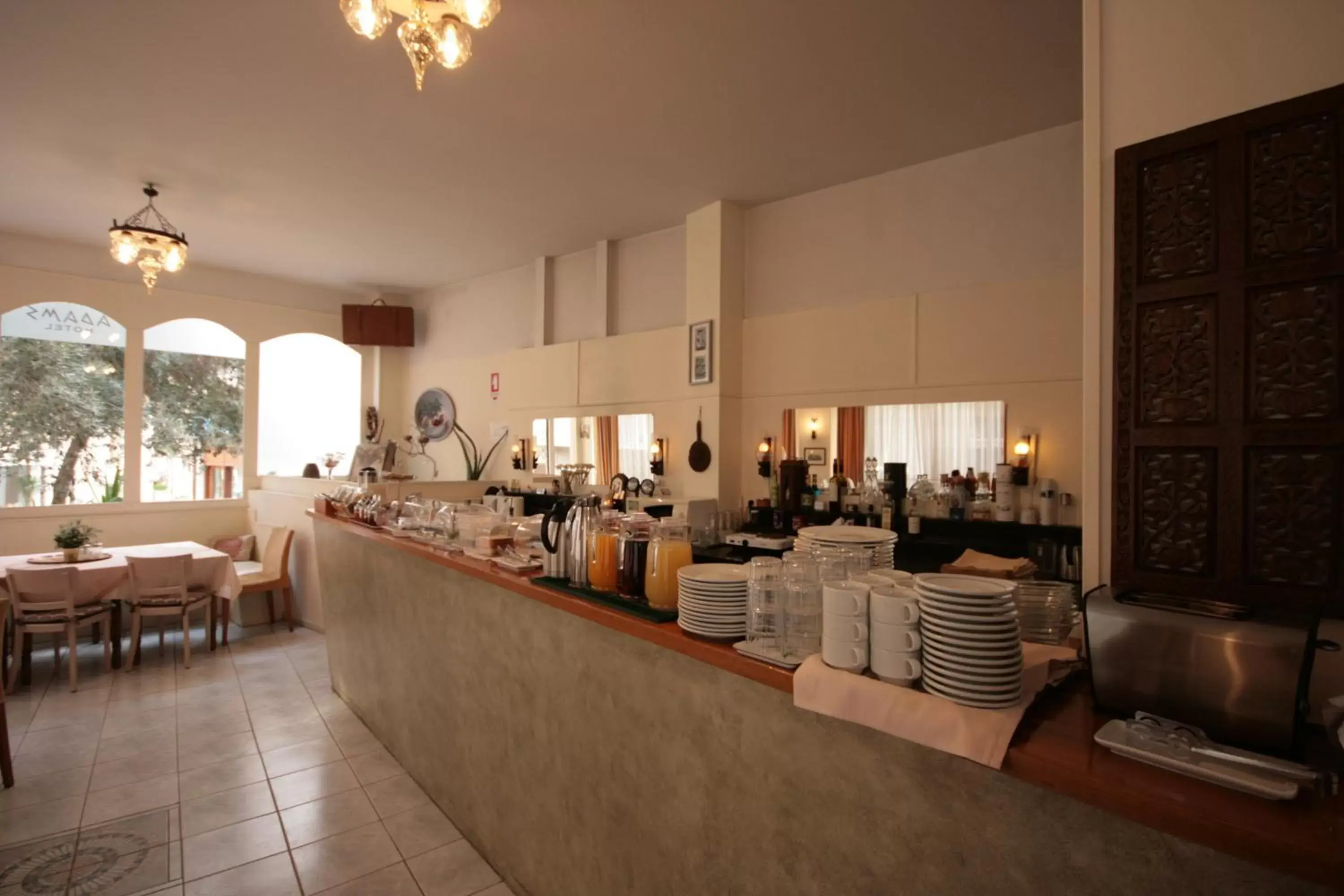 Restaurant/places to eat in Adams Hotel Restaurant/places to eat in Adams Hotel
