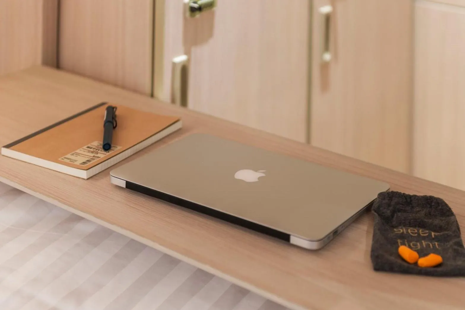 Kinnon Deluxe Hostel Coworking Cafe