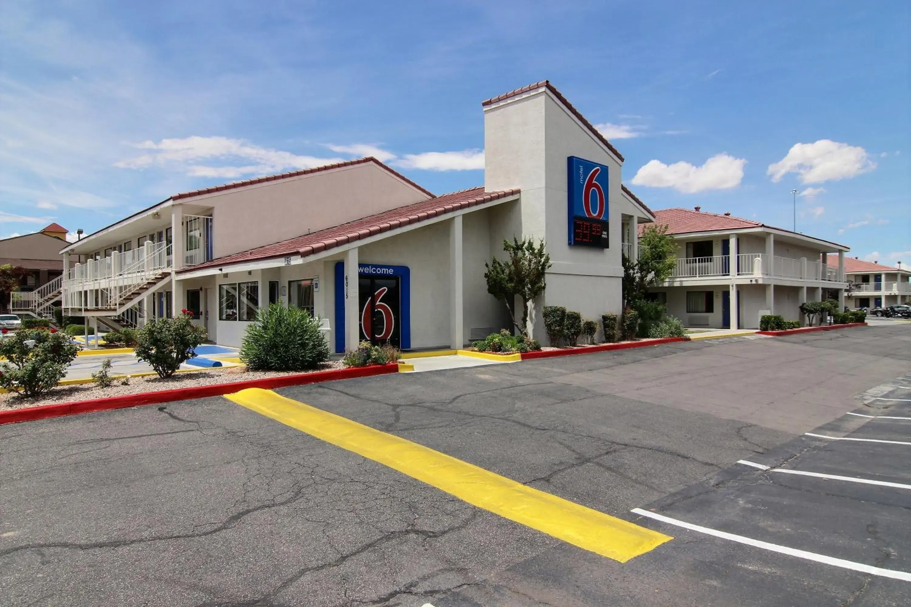 Facade/entrance, Property Building in Motel 6-Albuquerque, NM - Coors Road
