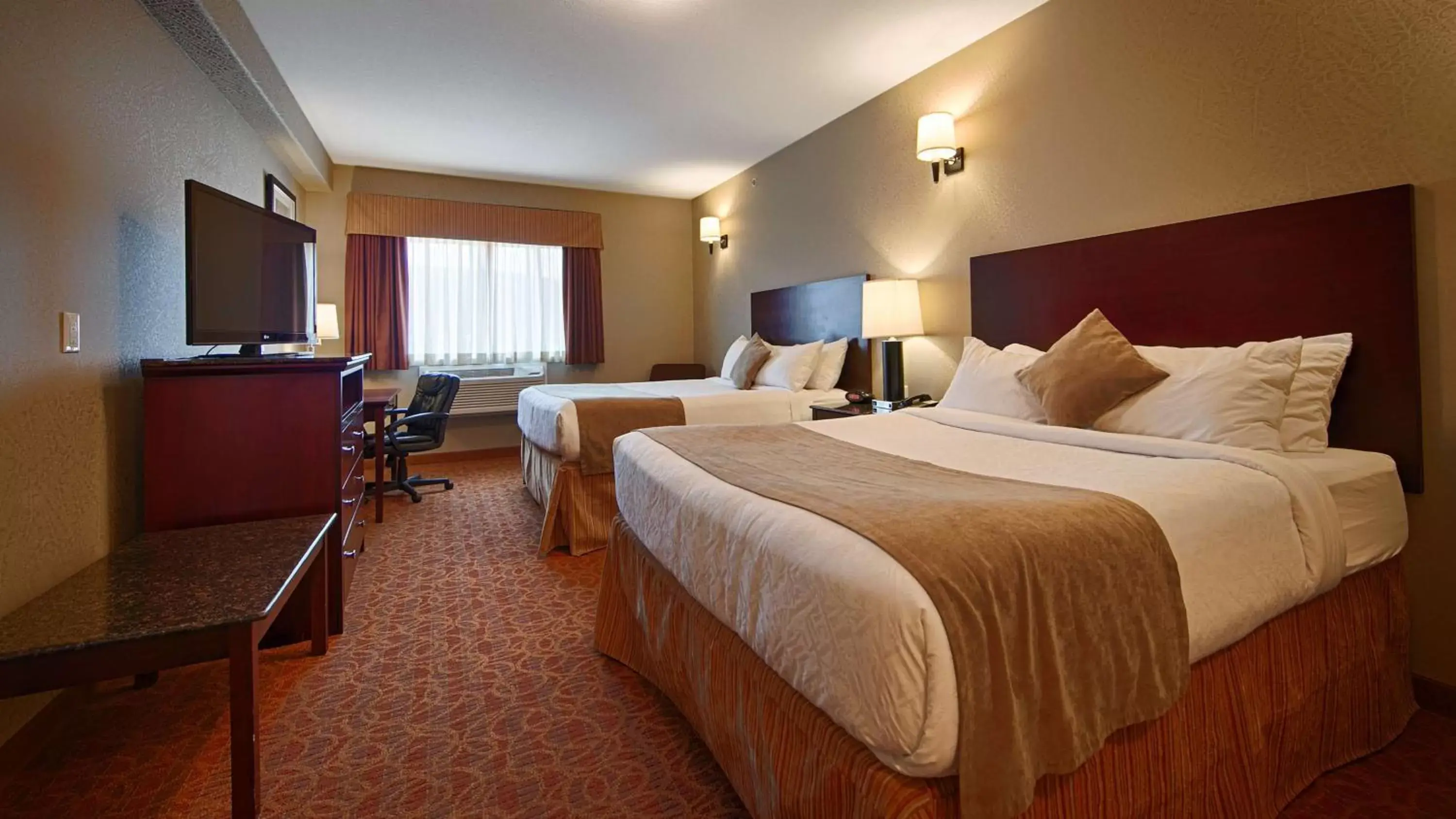 Deluxe Queen Room with Two Queen Beds - Non-Smoking in Best Western Williams Lake