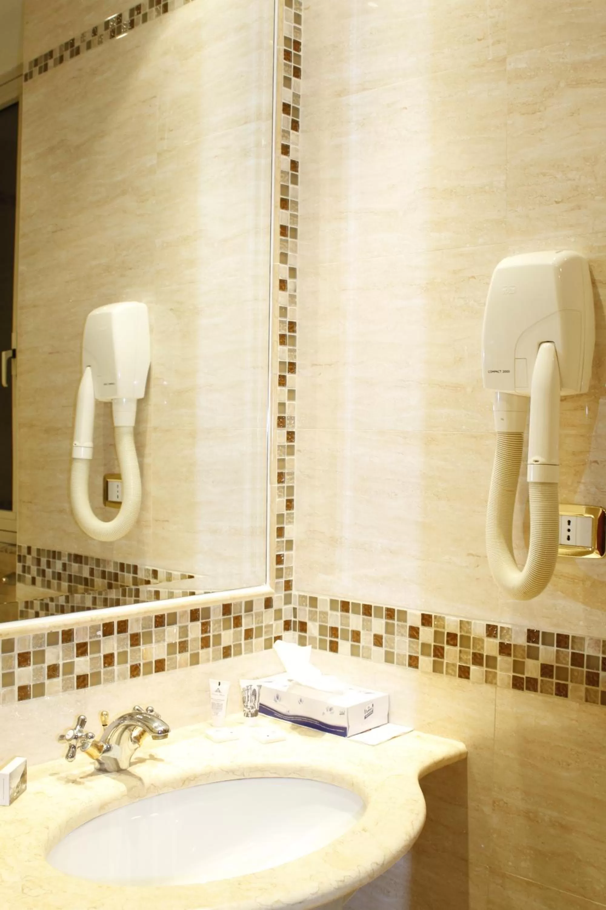 Bathroom in Hotel Genio