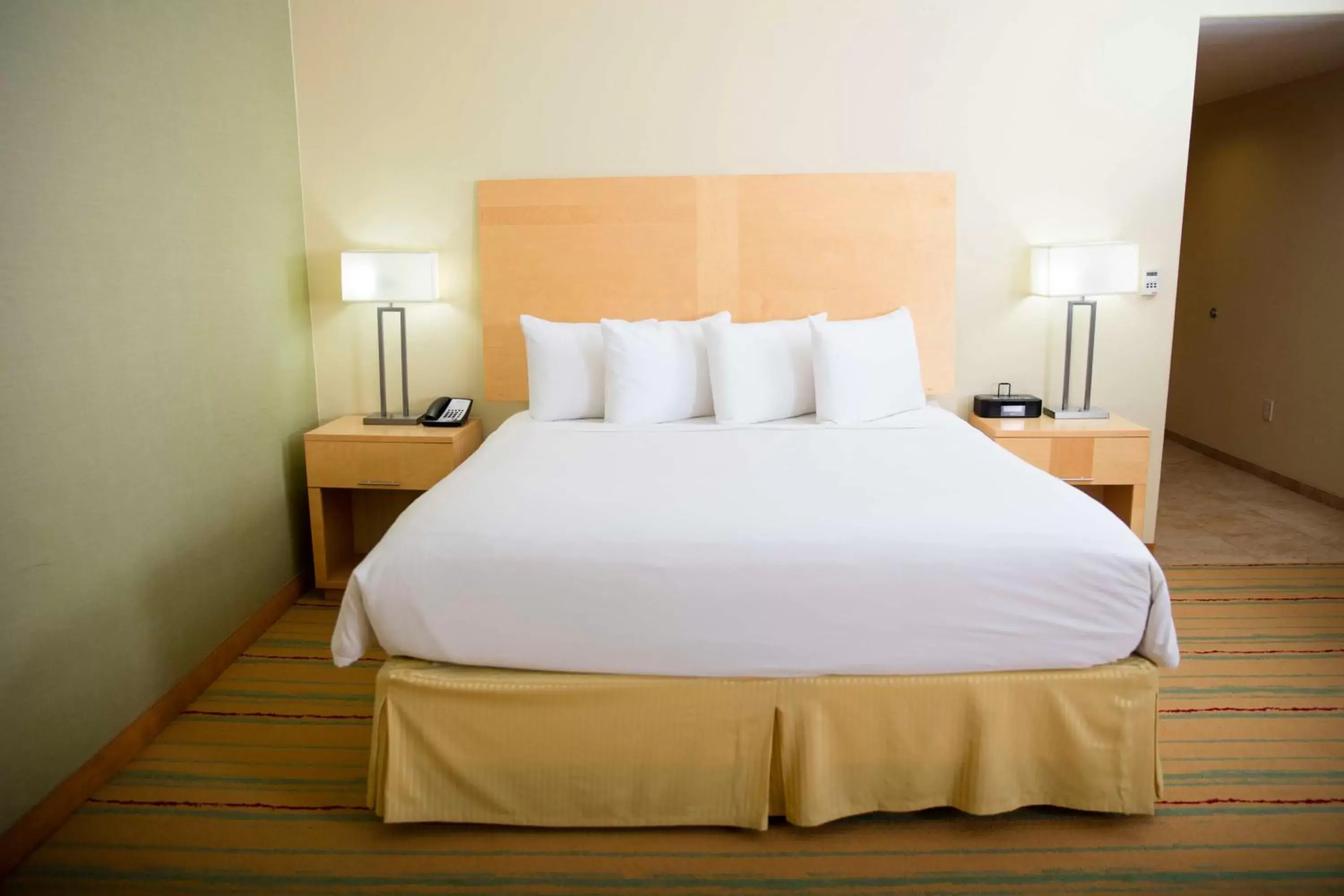 Bedroom, Bed in Radisson Hotel Yuma