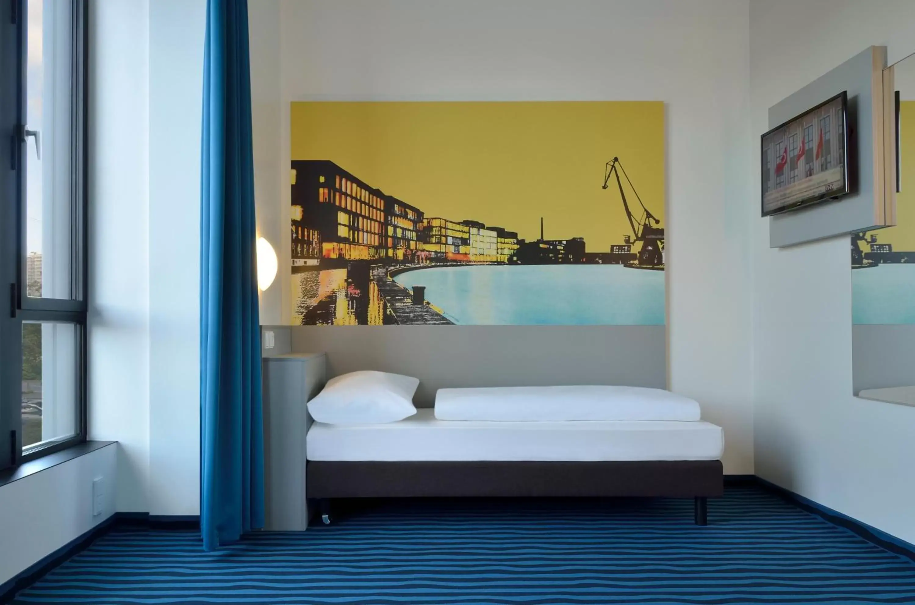 Photo of the whole room, Bed in B&B Hotel Münster-Hafen