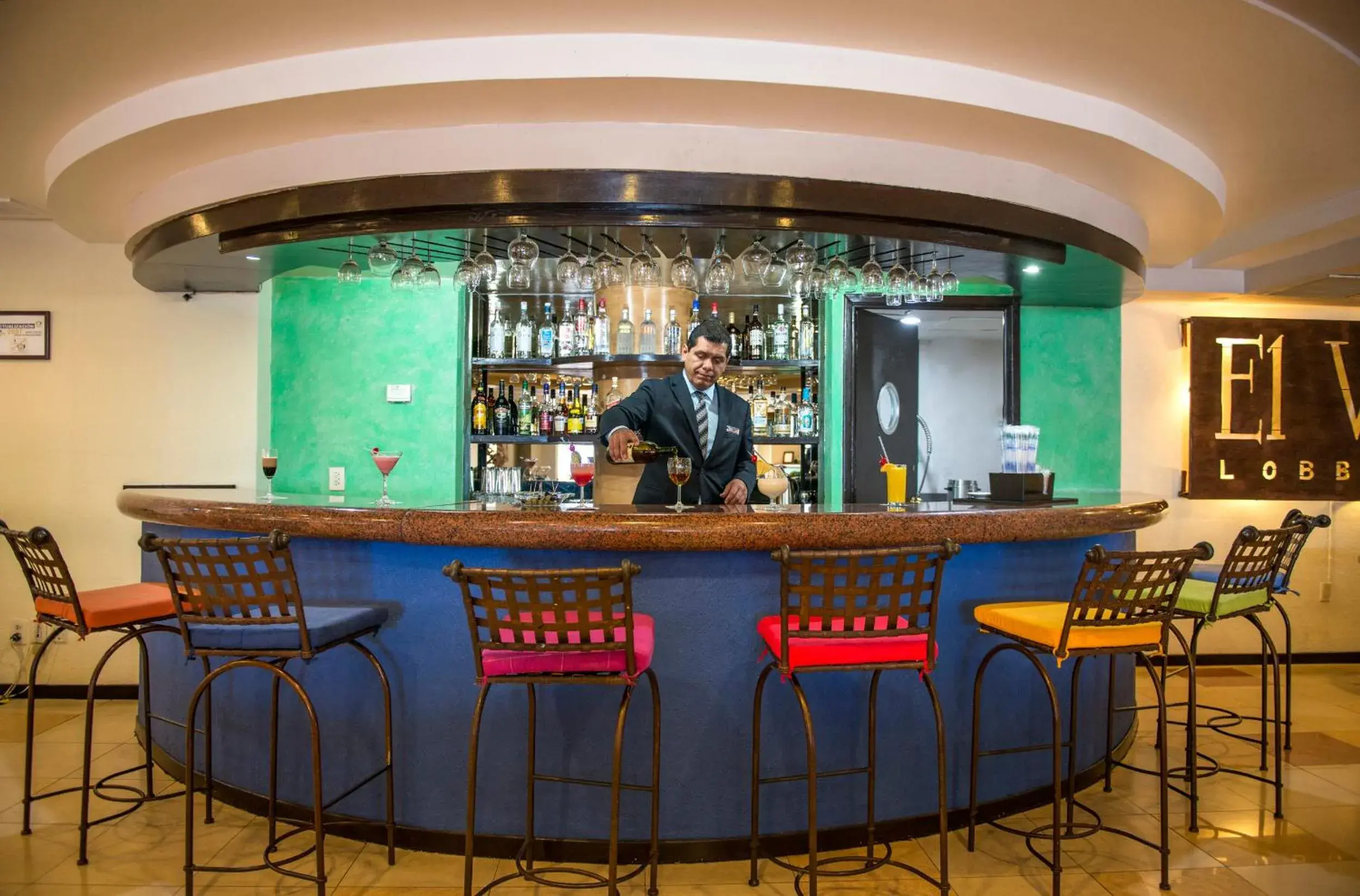 Lounge or bar, Lounge/Bar in Aranzazu Plaza Kristal Aguascalientes