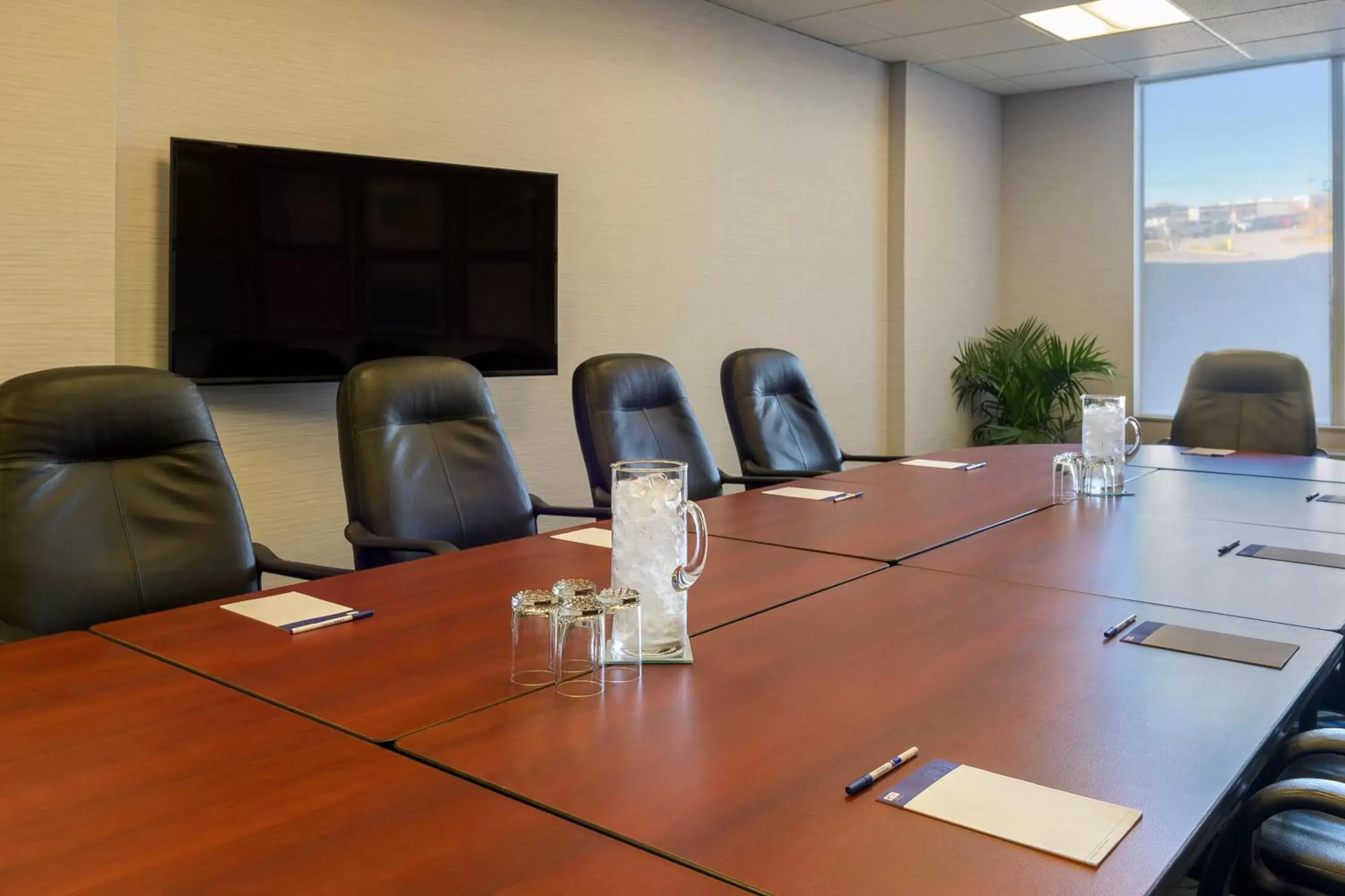 Meeting/conference room, Business Area/Conference Room in Holiday Inn Express Hotel & Suites North Bay, an IHG Hotel