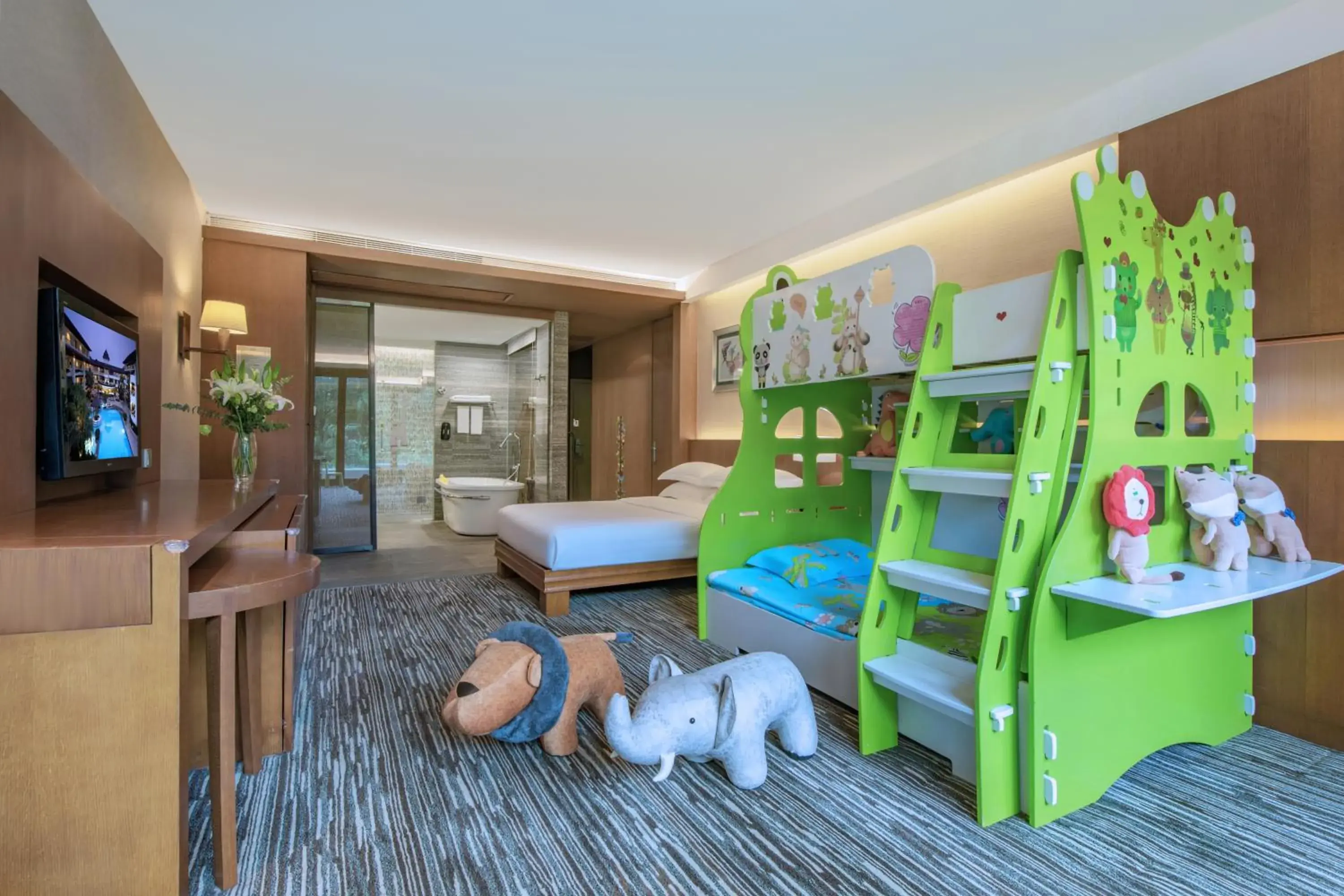 children in Mission Hills Hotel Resorts Shenzhen