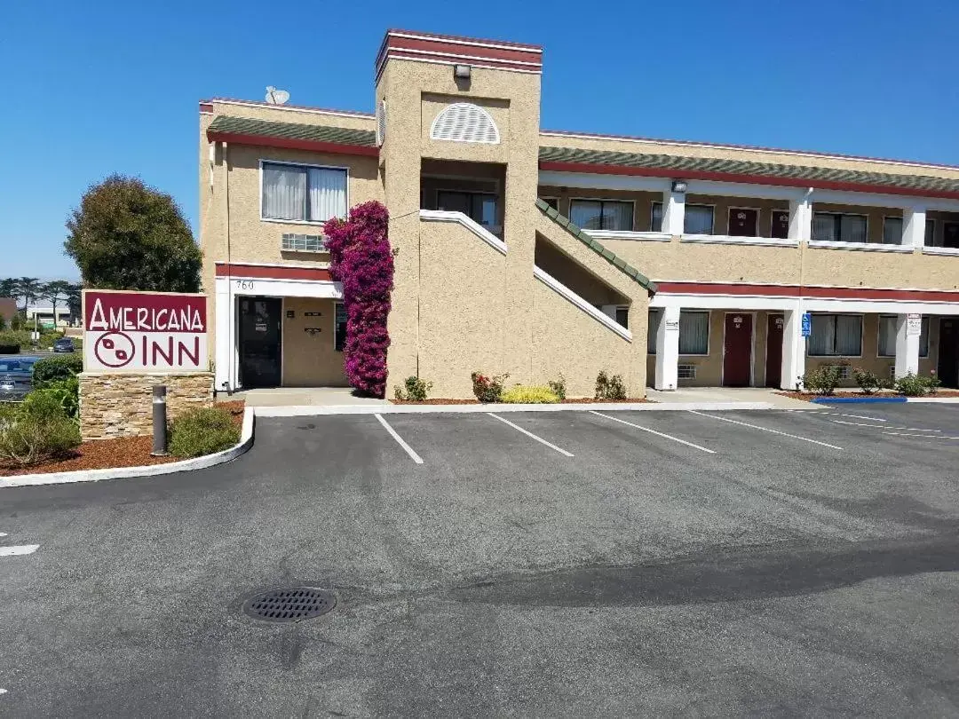 Property Building in Americana Inn Motel