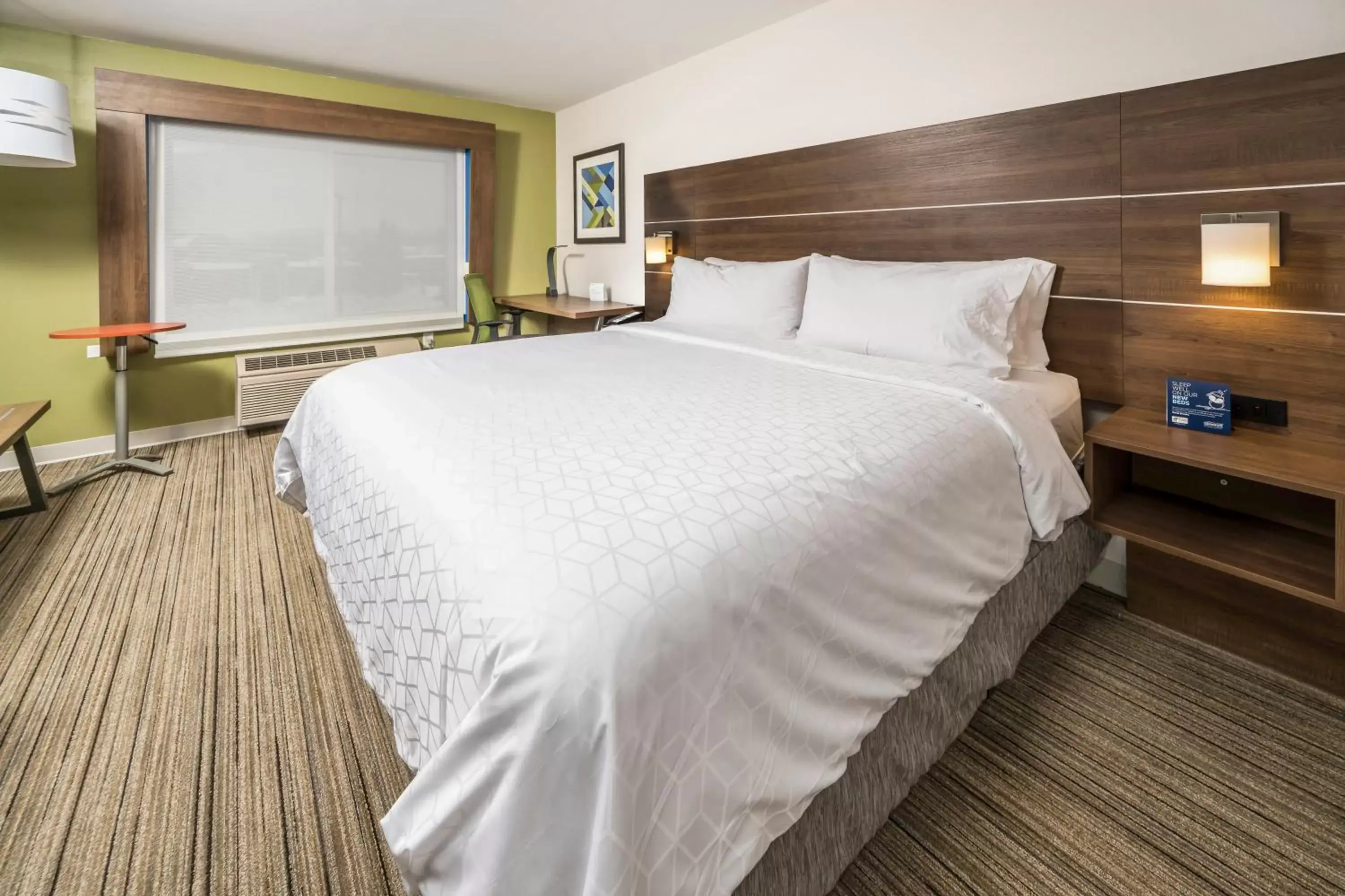 Photo of the whole room, Bed in Holiday Inn Express Indianapolis South, an IHG Hotel