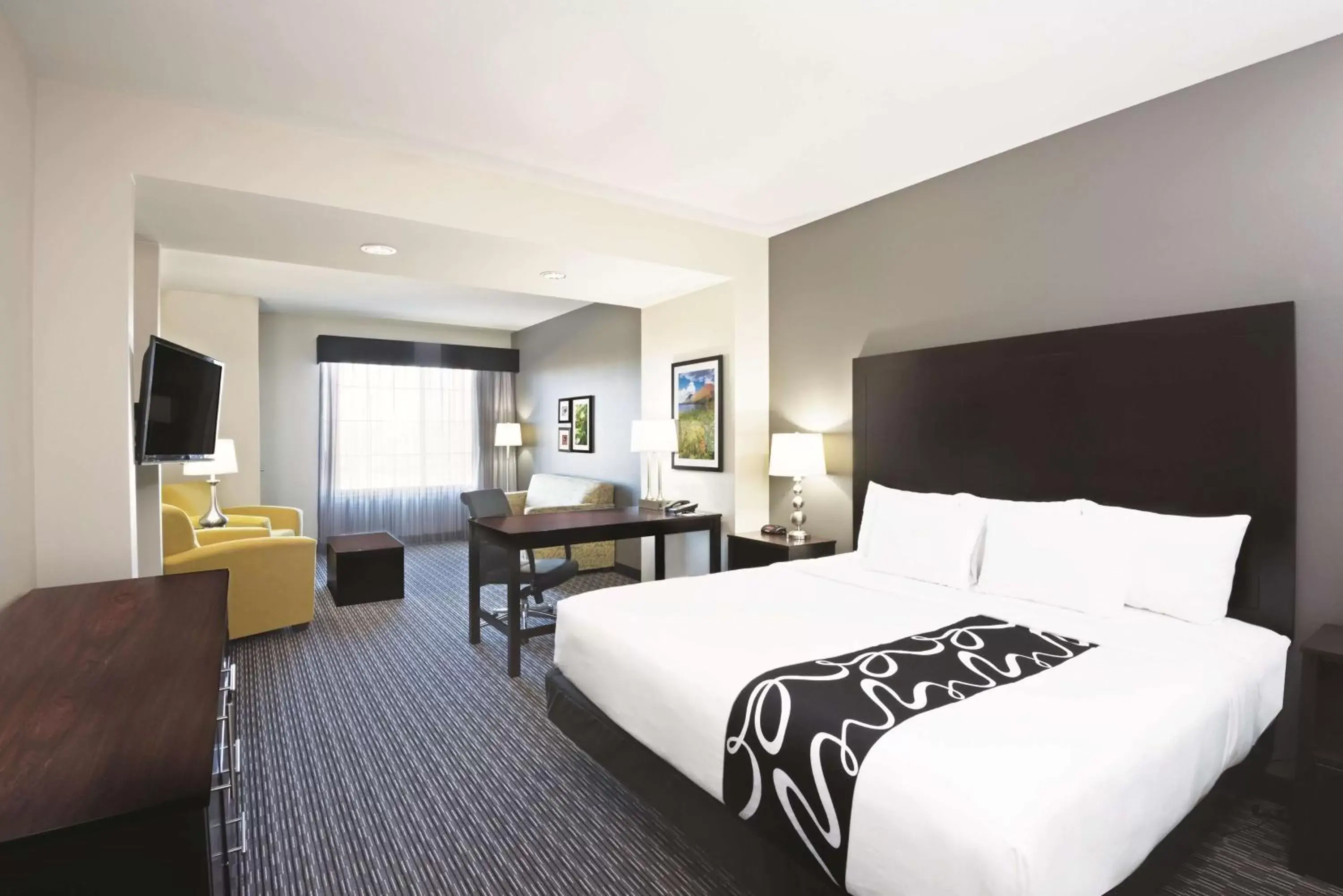 Photo of the whole room, Bed in La Quinta by Wyndham Billings Photo of the whole room, Bed in La Quinta by Wyndham Billings