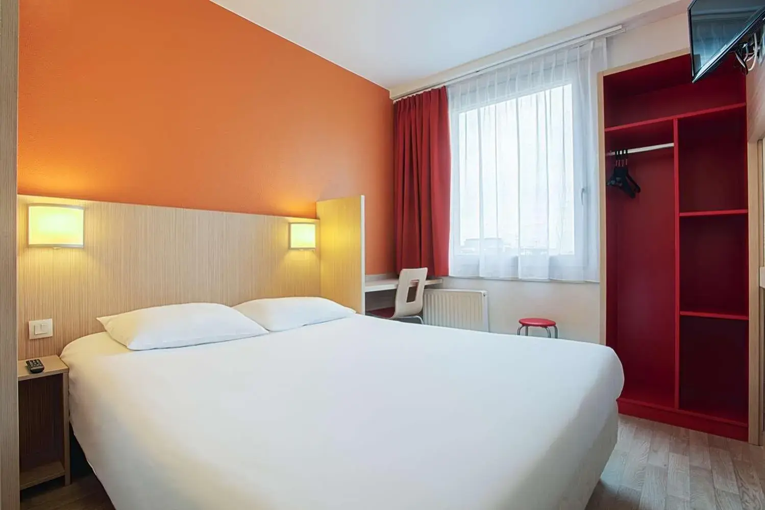 Bedroom, Bed in Hotel am Kieler Schloss Kiel by Premiere Classe