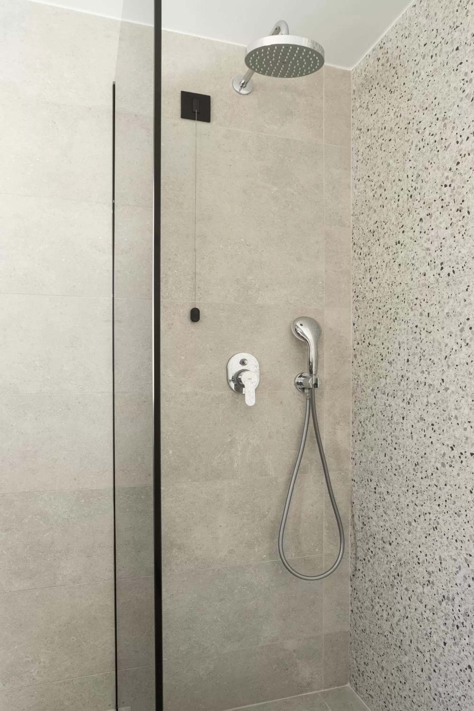 Shower in 11 Enteka Acropolis Suites