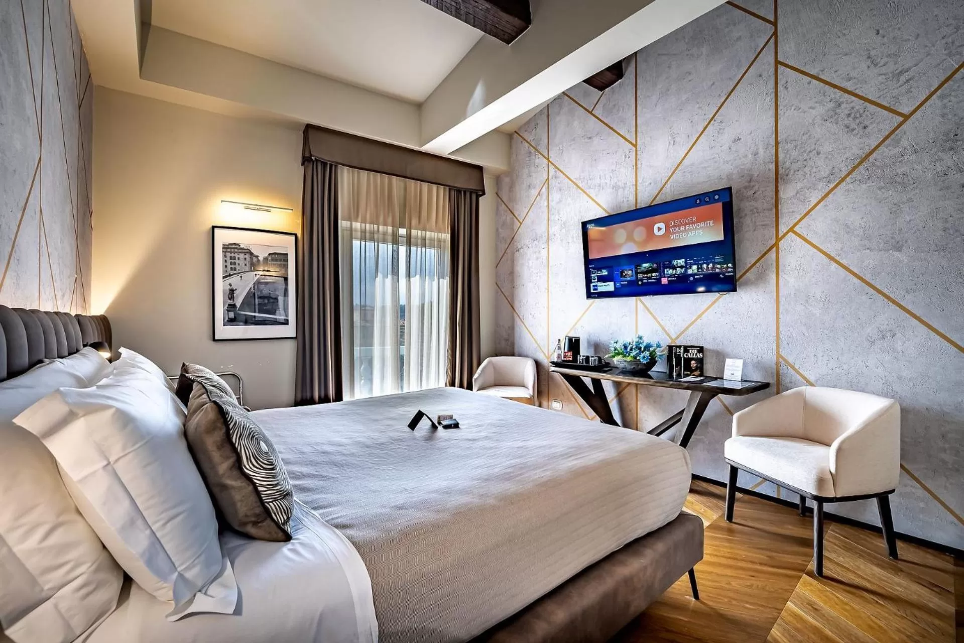 Bed in Palazzo Alfieri - Place of Charme