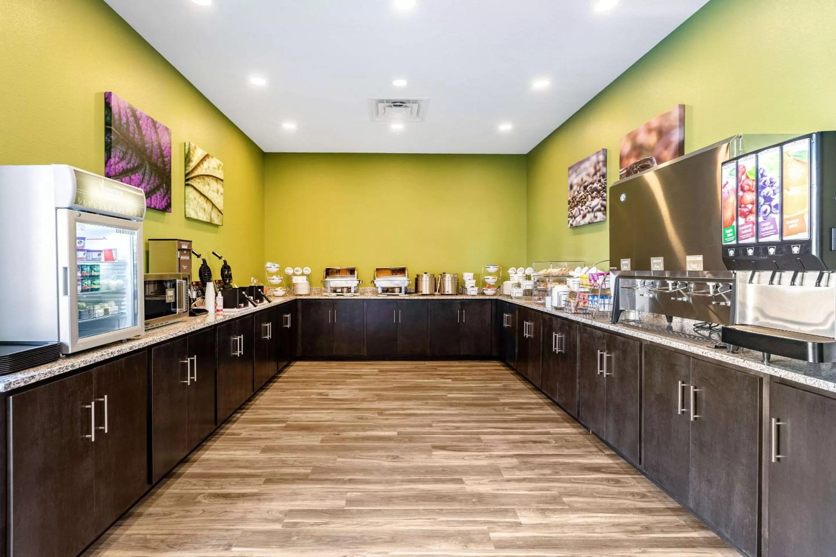 Restaurant/places to eat in Sleep Inn & Suites Mt Hope near Auction & Event Center