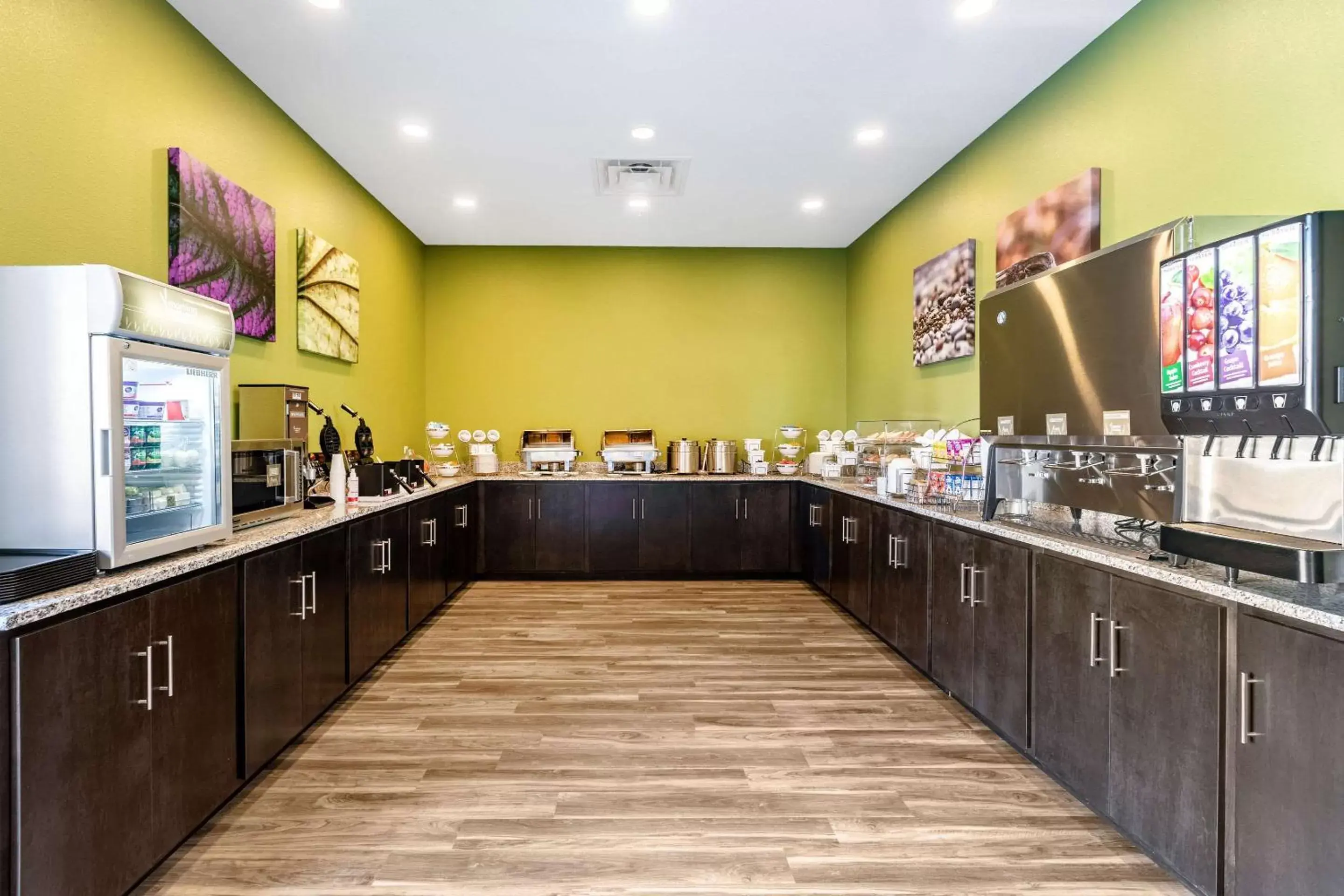 Restaurant/places to eat in Sleep Inn & Suites Mt Hope near Auction & Event Center Restaurant/places to eat in Sleep Inn & Suites Mt Hope near Auction & Event Center