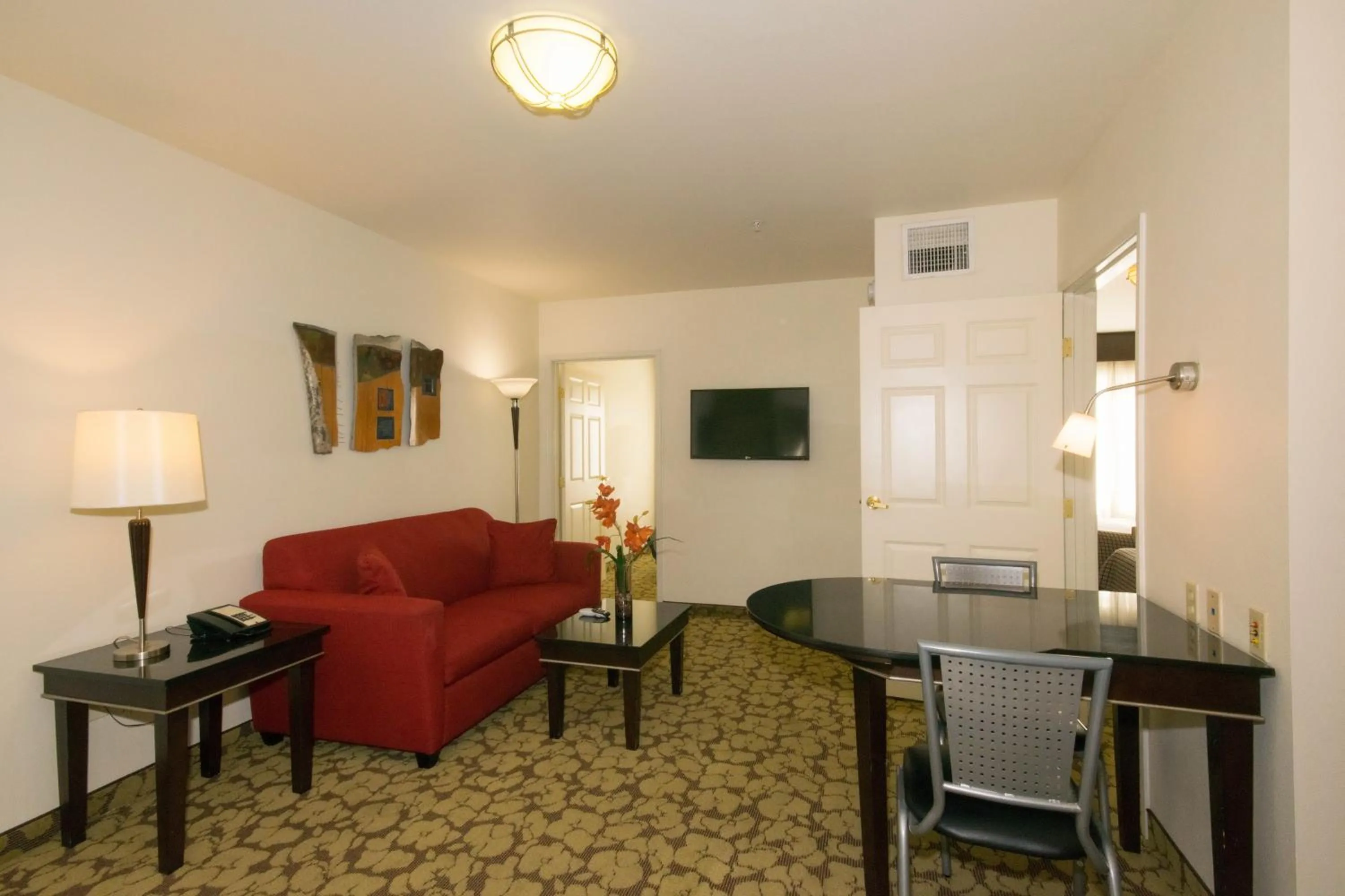 Living room, Seating Area in Hotel Extended Studio Inn