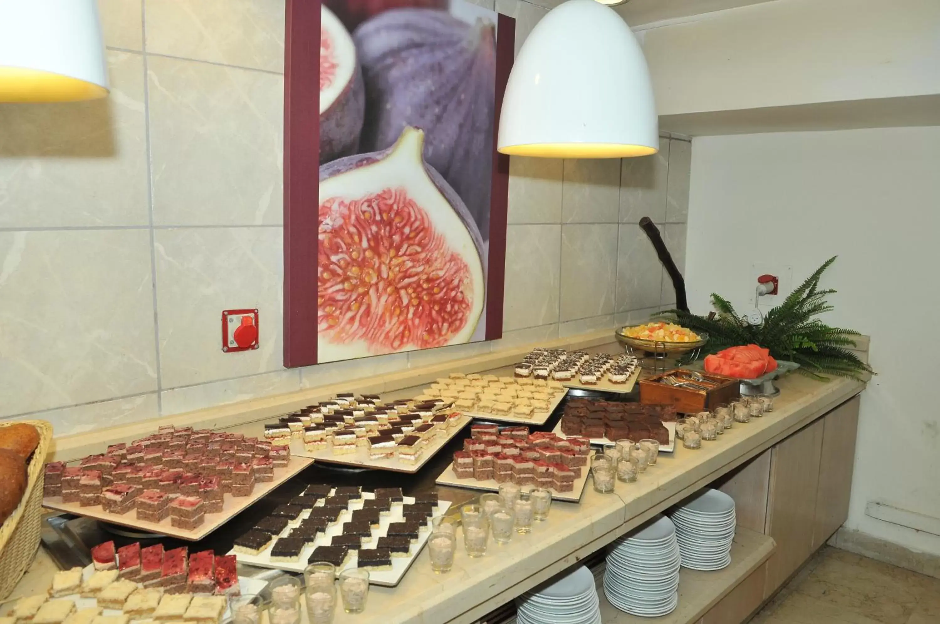 Restaurant/places to eat, Kitchen/Kitchenette in Jerusalem Gardens Hotel
