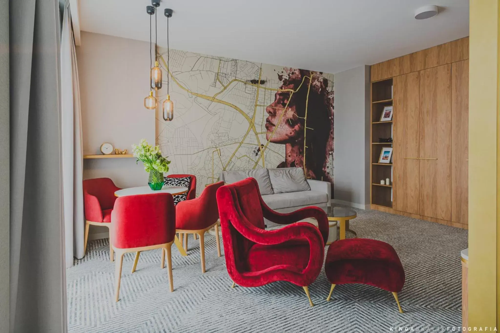 Living room, Seating Area in Royal Tulip Warsaw Apartments