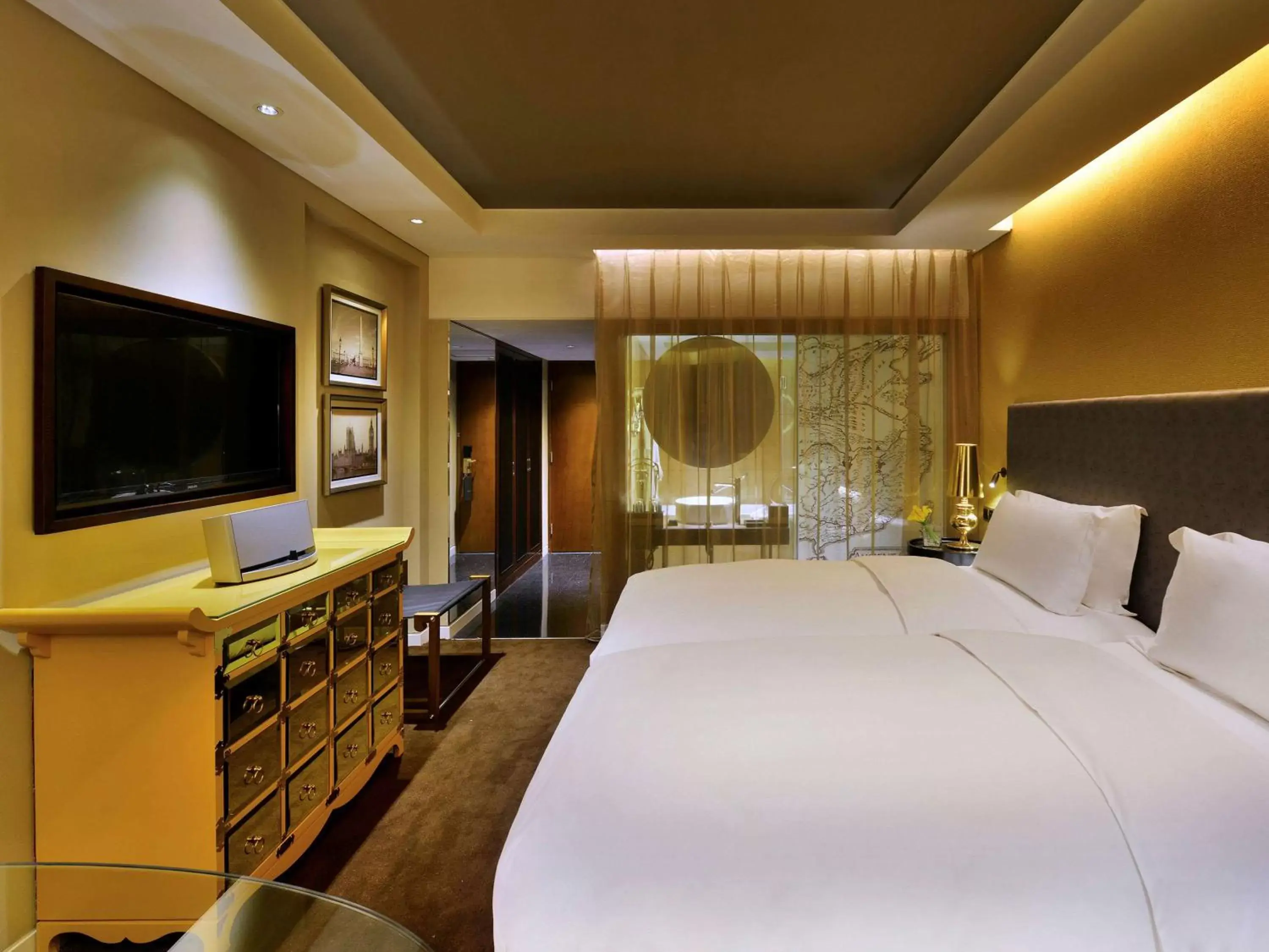 Photo of the whole room, Bed in Sofitel Zhengzhou International