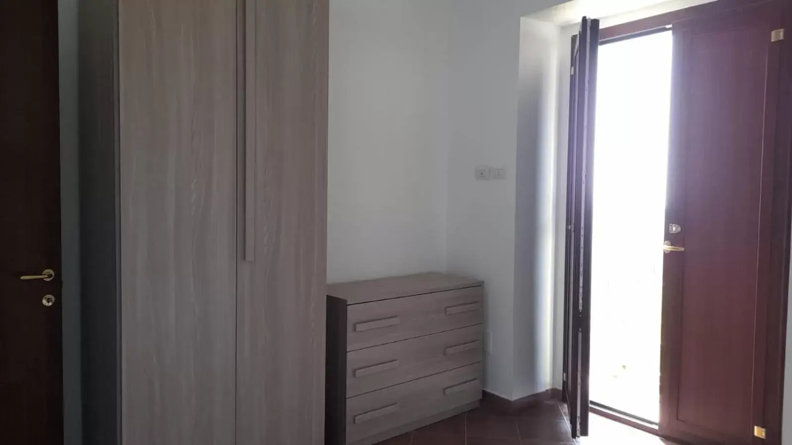 wardrobe, TV/Entertainment Center in b&b Don Peppe - Don Ilario