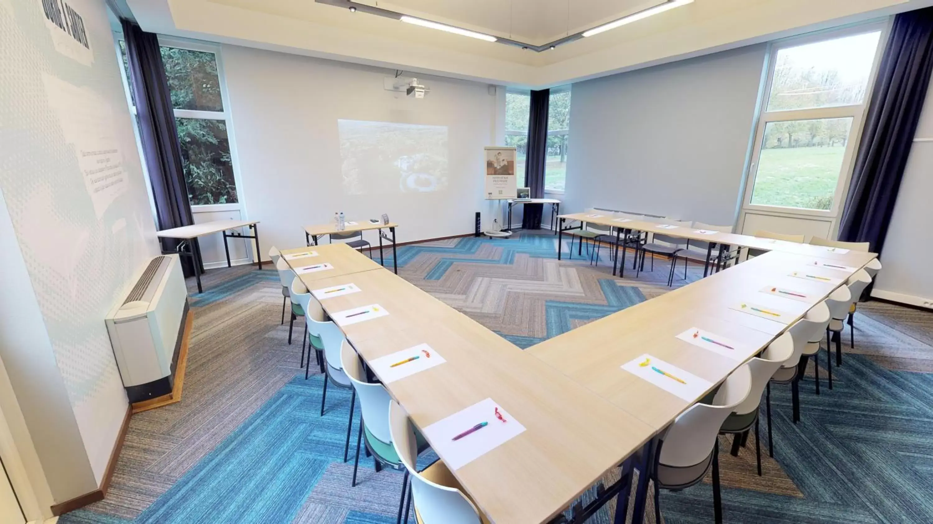 Meeting/conference room in ibis Styles Louvain-la-Neuve Hotel and Events