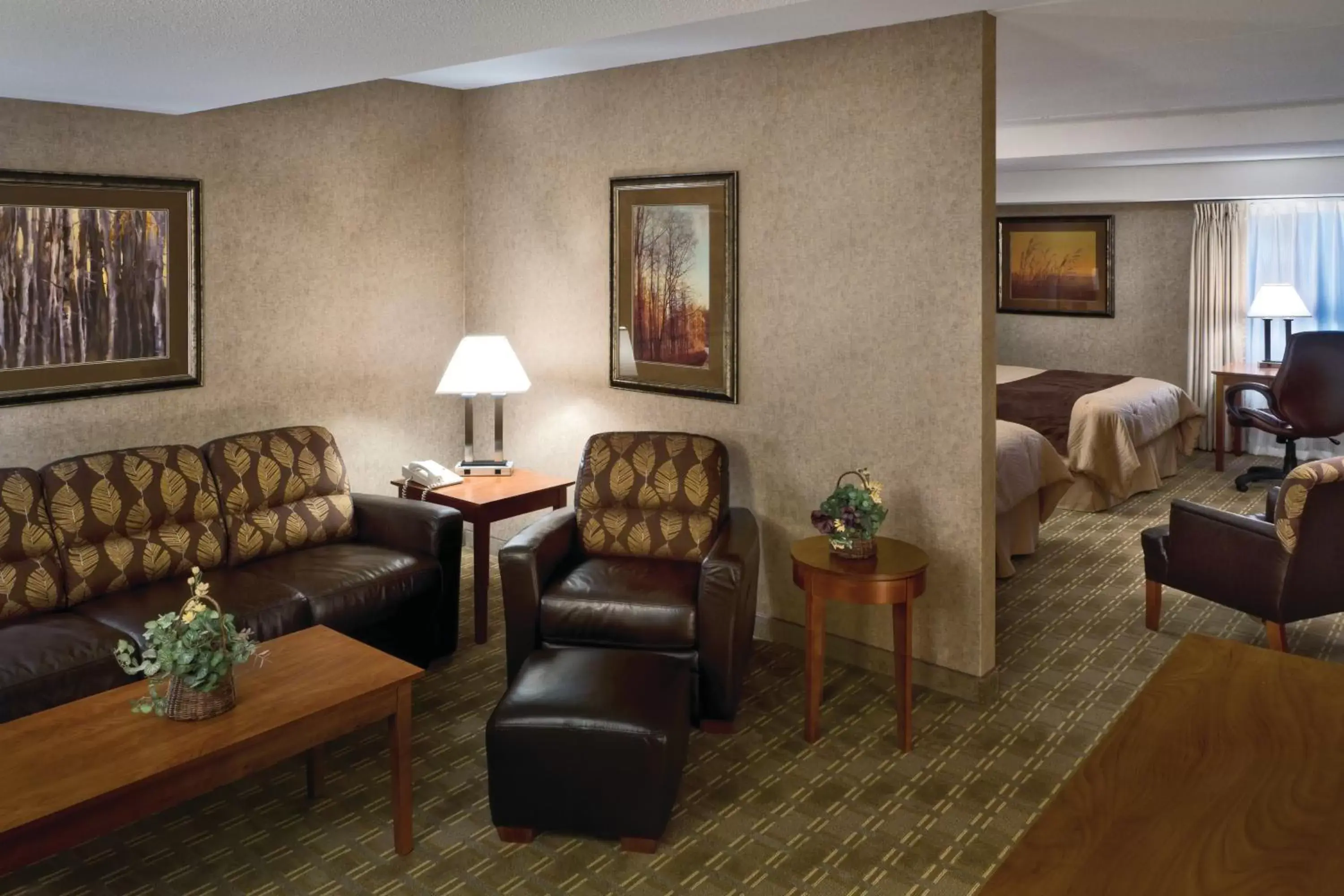 Living room, Seating Area in Arrowwood Resort Hotel and Conference Center - Alexandria