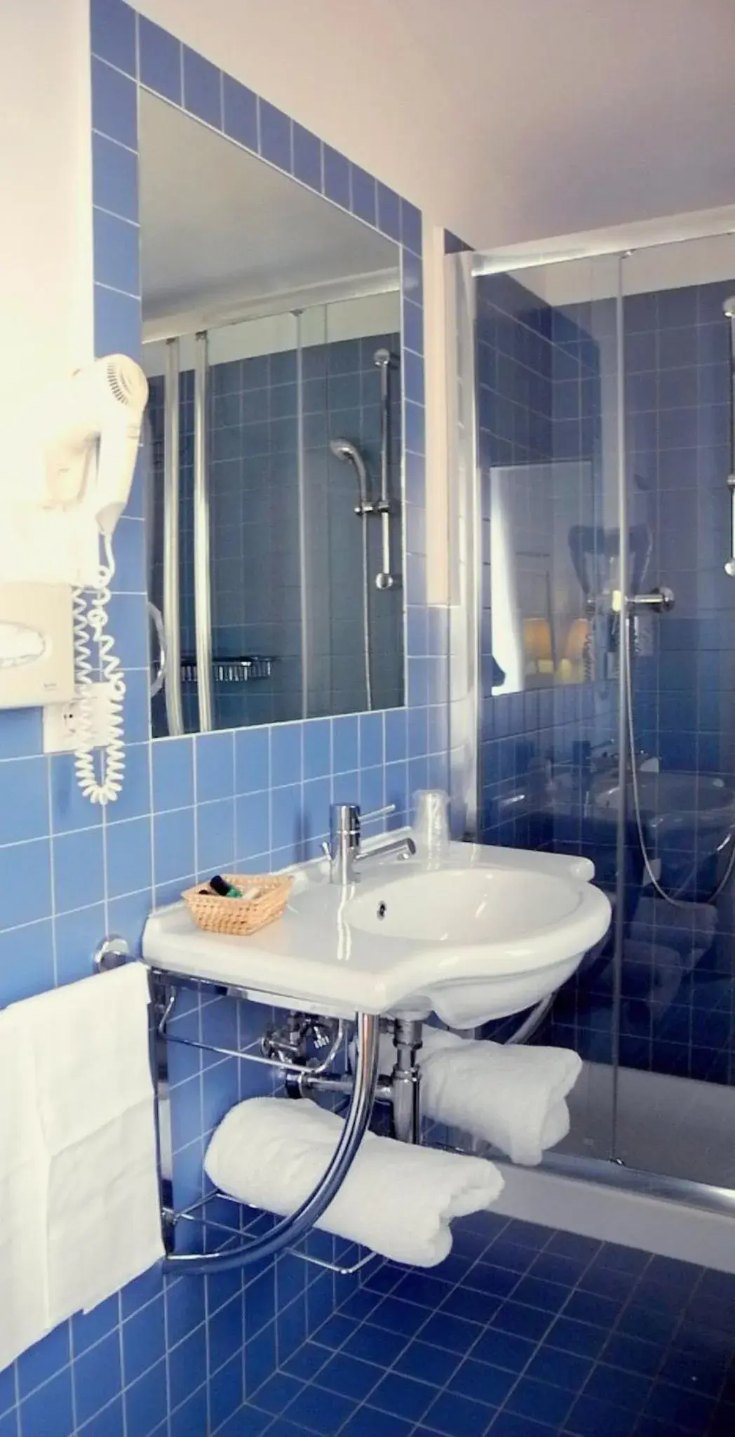 Bathroom in Hotel Le Renaie