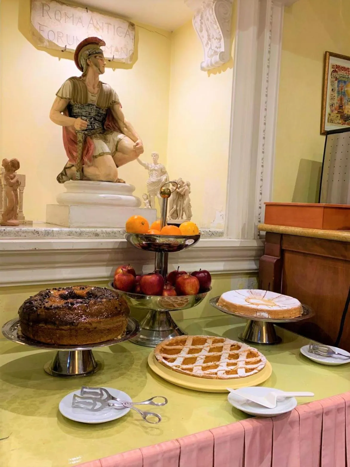 Continental breakfast in Hotel Stromboli