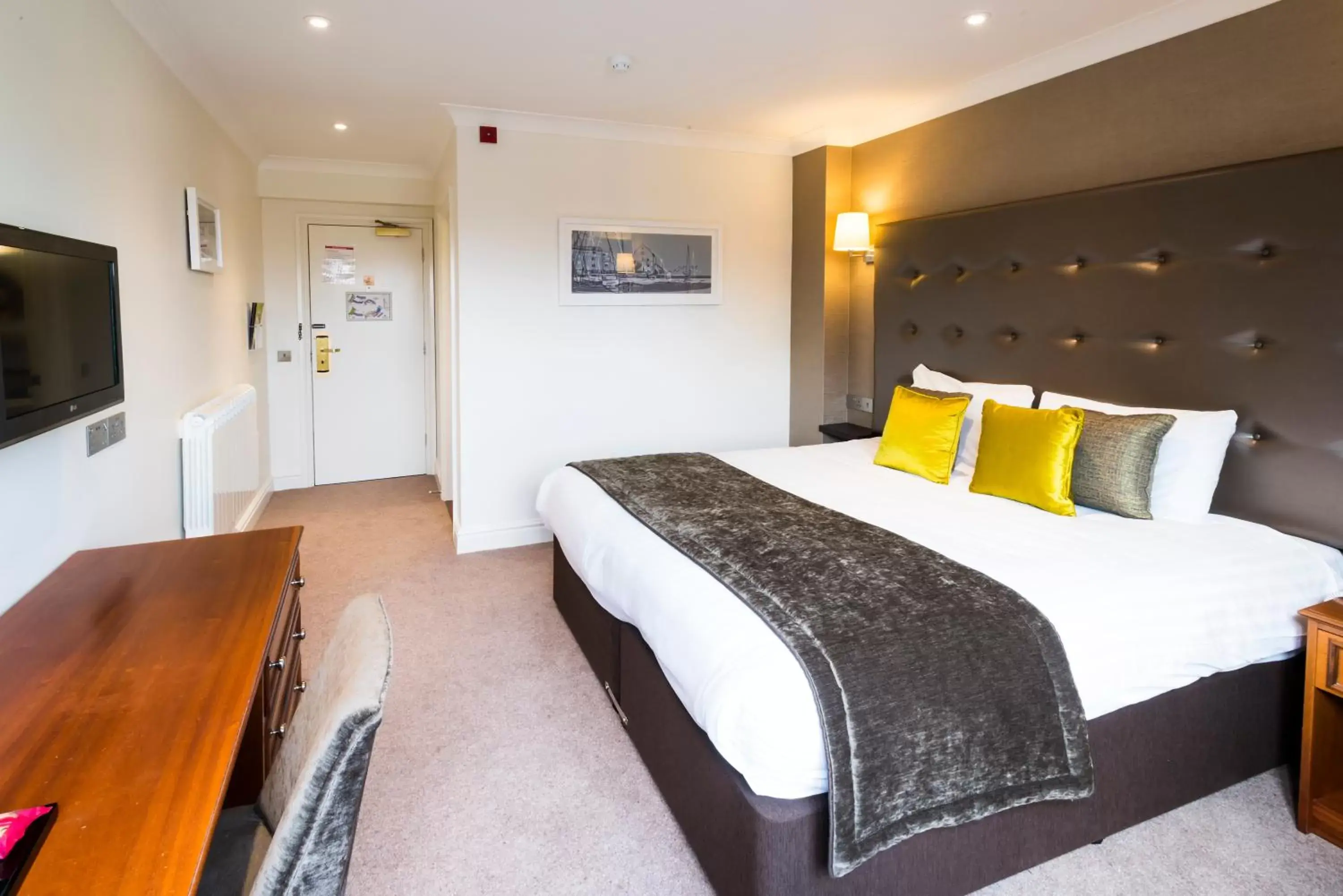 Bed in Ufford Park Hotel, Golf & Spa