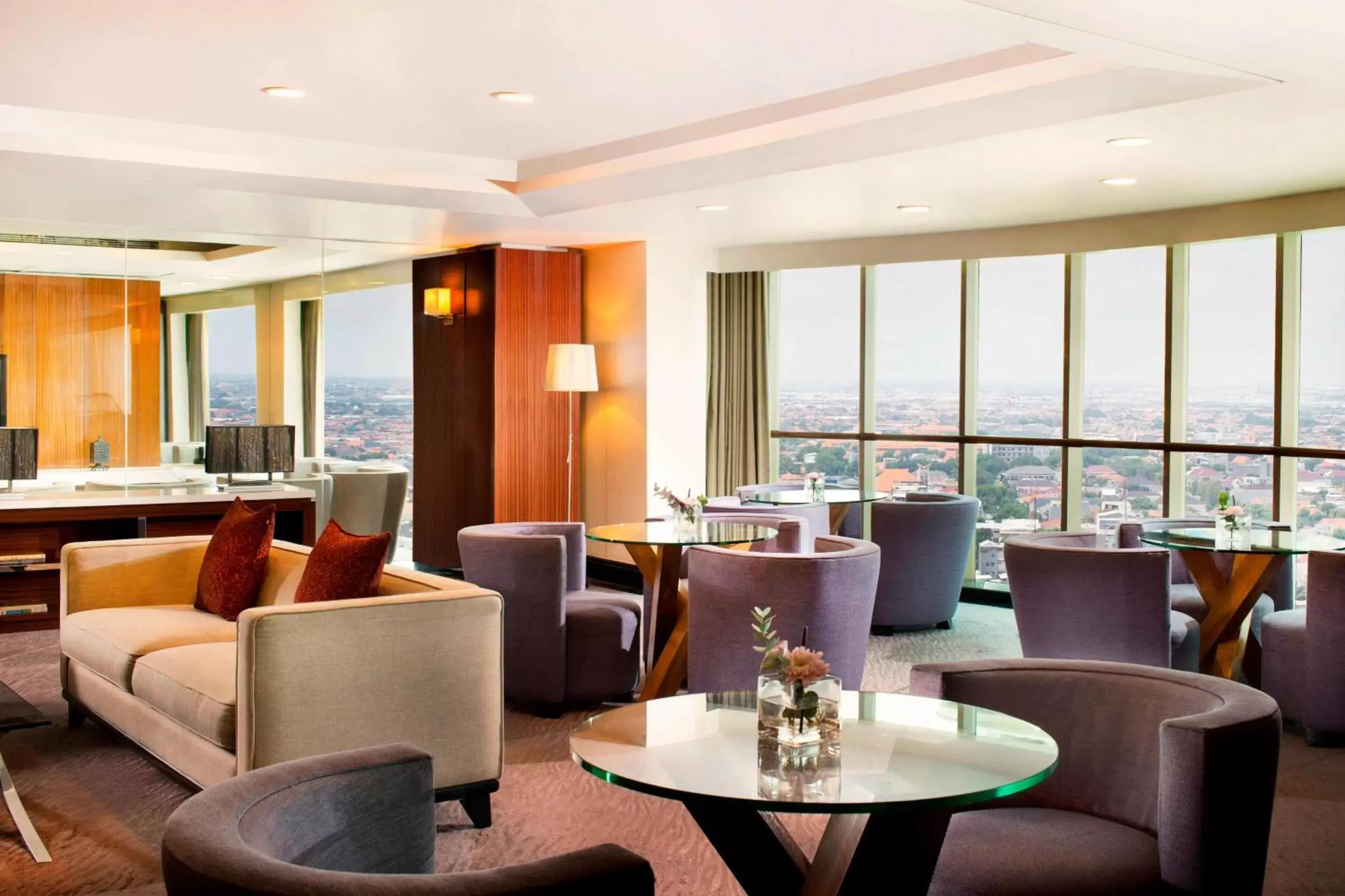 Lounge or bar in Sheraton Surabaya Hotel & Towers