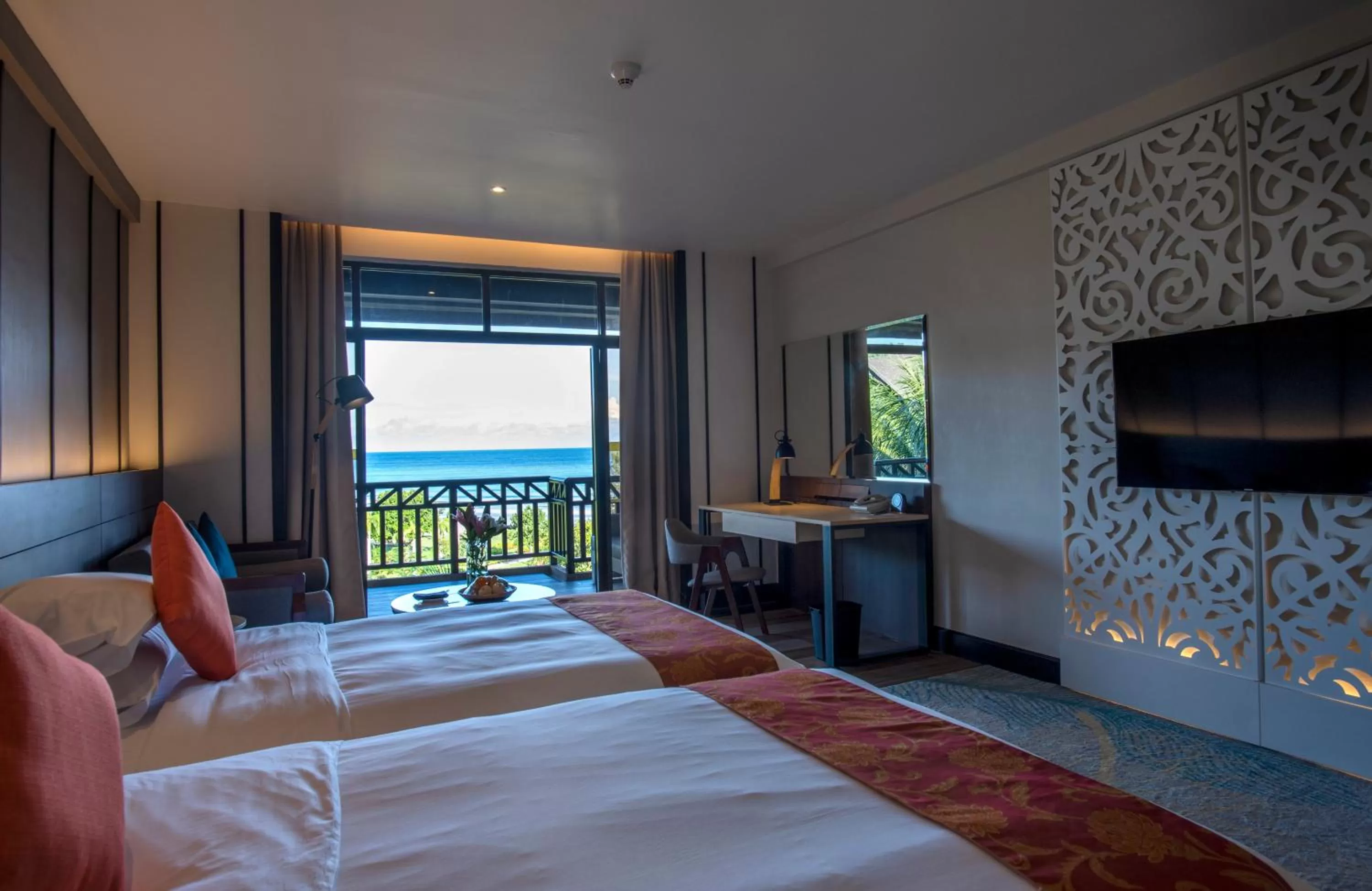 Balcony/Terrace, Bed in Nexus Resort & Spa Karambunai