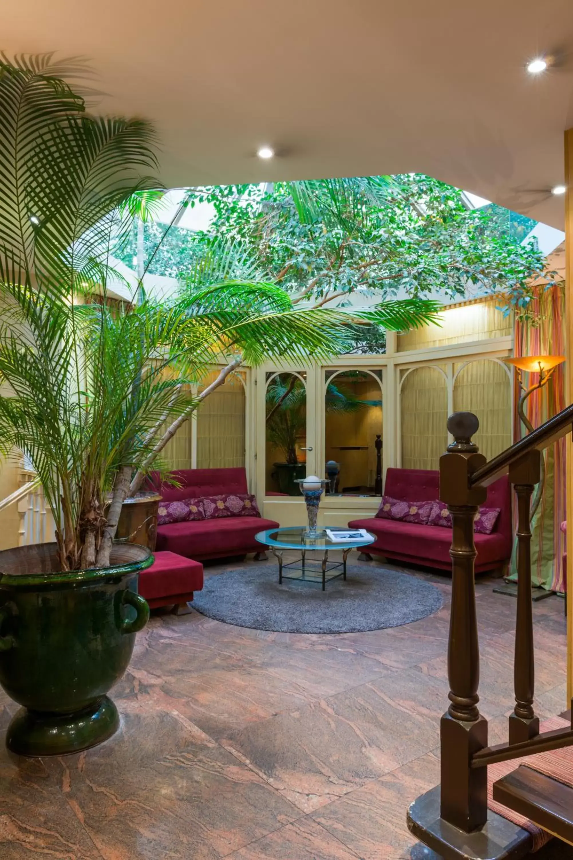 Lobby or reception in Neuilly Park Hotel