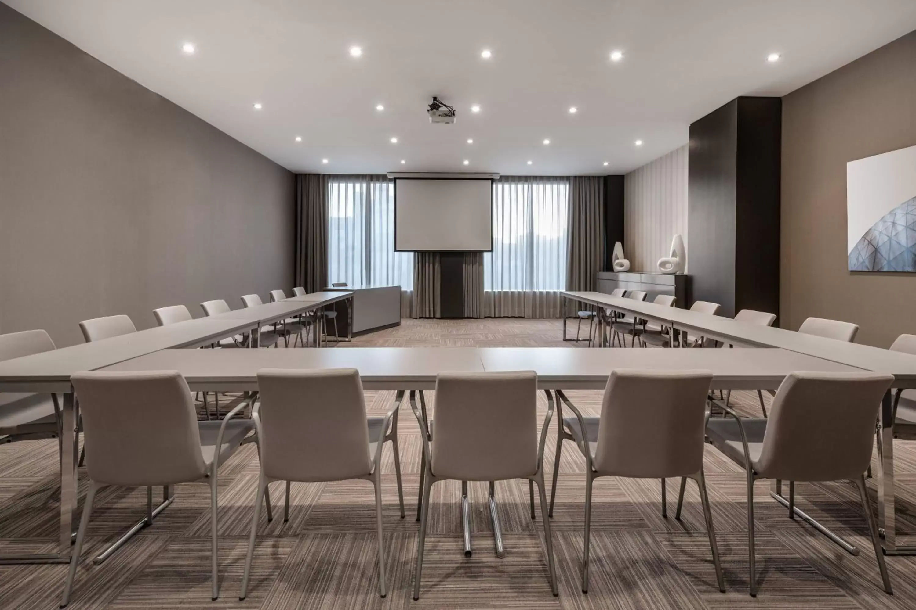 Meeting/conference room in AC Hotel by Marriott Alicante