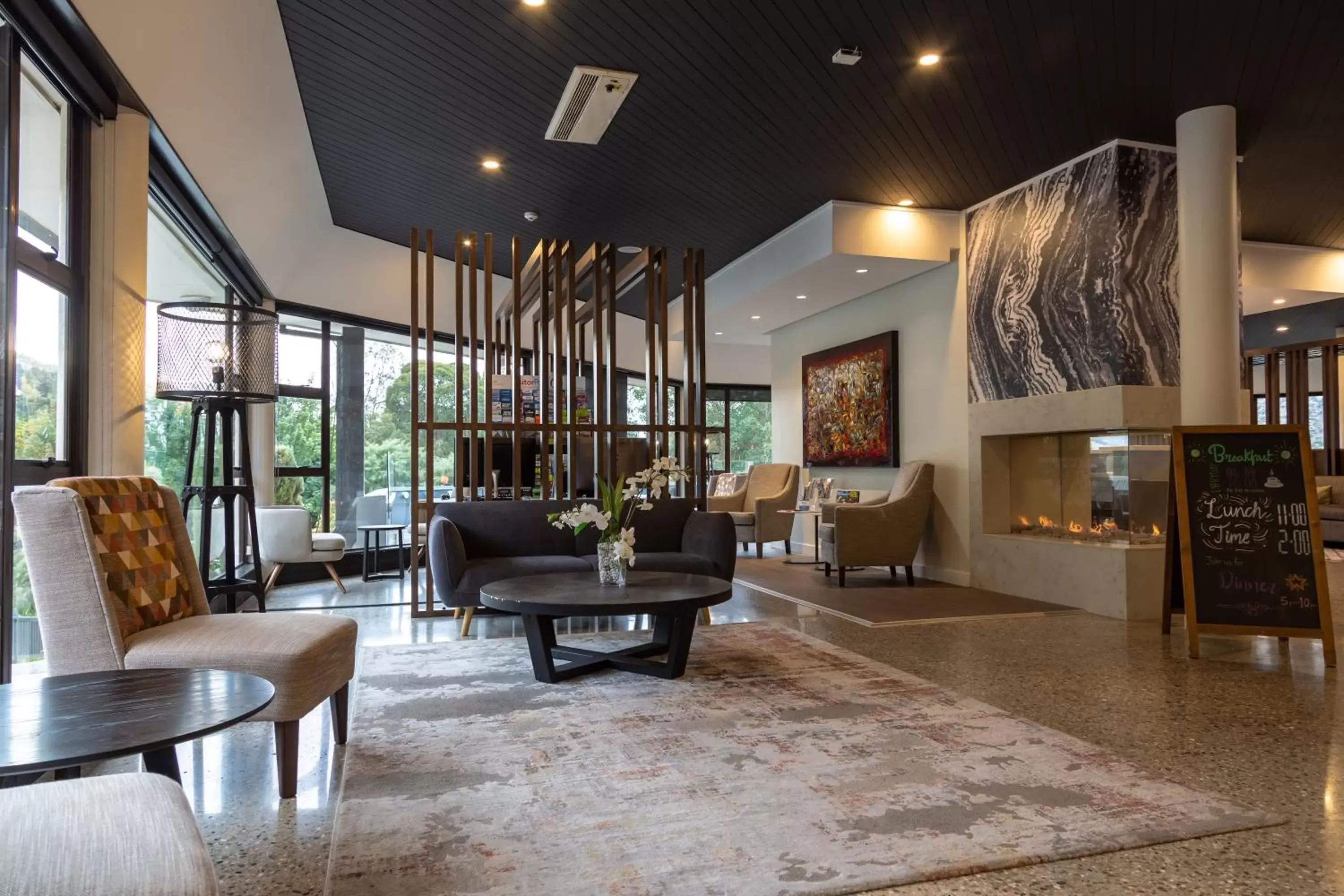 Property building, Lobby/Reception in Holiday Inn Queenstown Frankton Road, an IHG Hotel