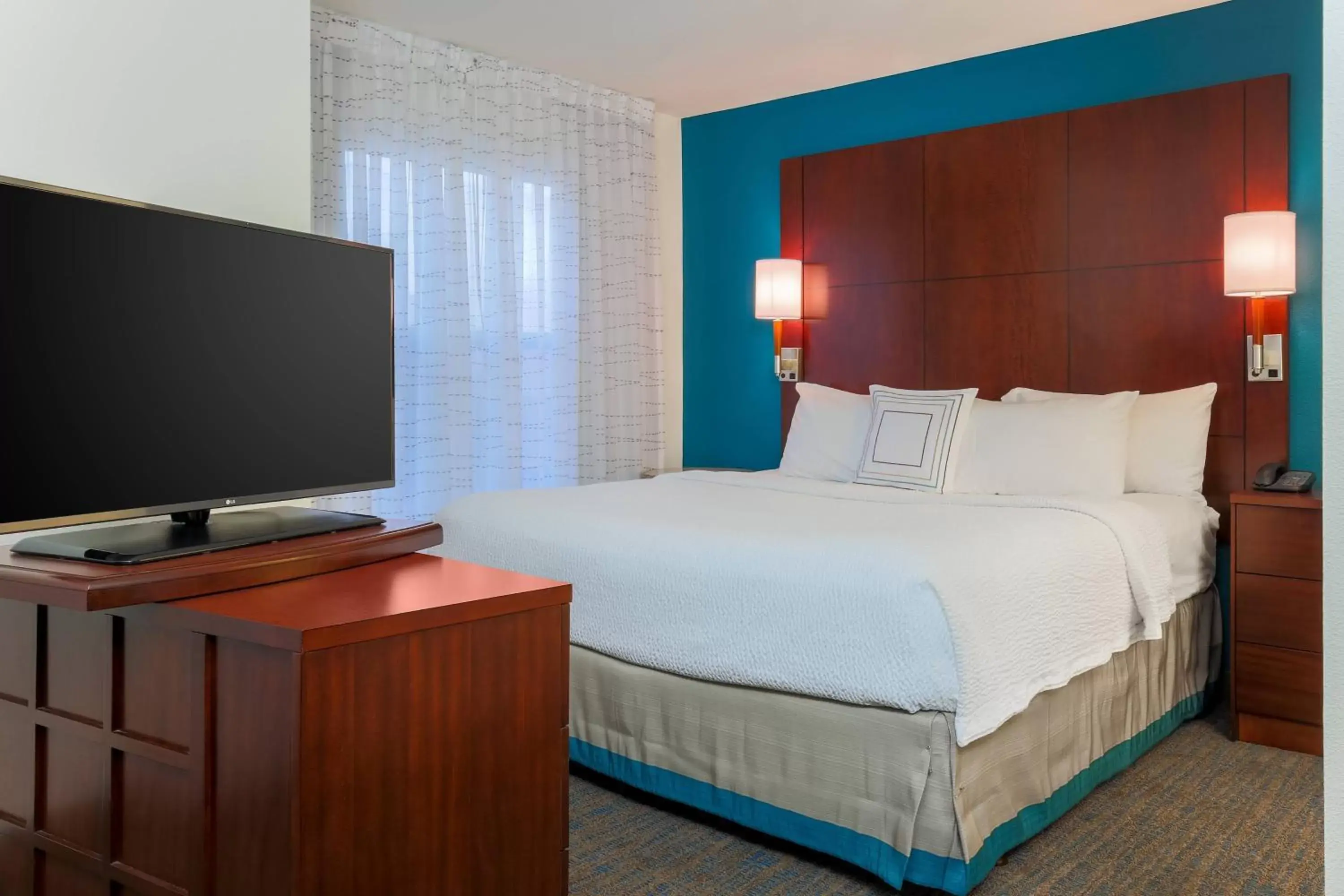 Photo of the whole room, Bed in Residence Inn by Marriott Arlington South