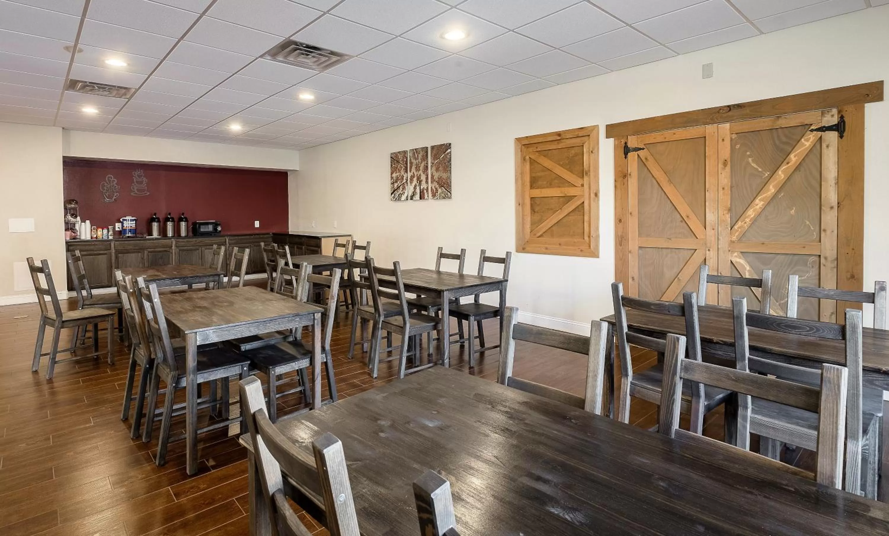 Breakfast in Red Roof Inn Clearfield