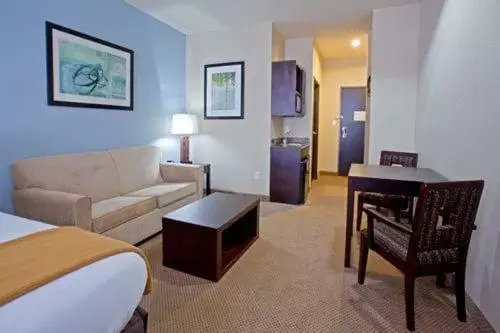 Seating Area in Holiday Inn Express Hotel & Suites Beaumont Northwest, an IHG Hotel