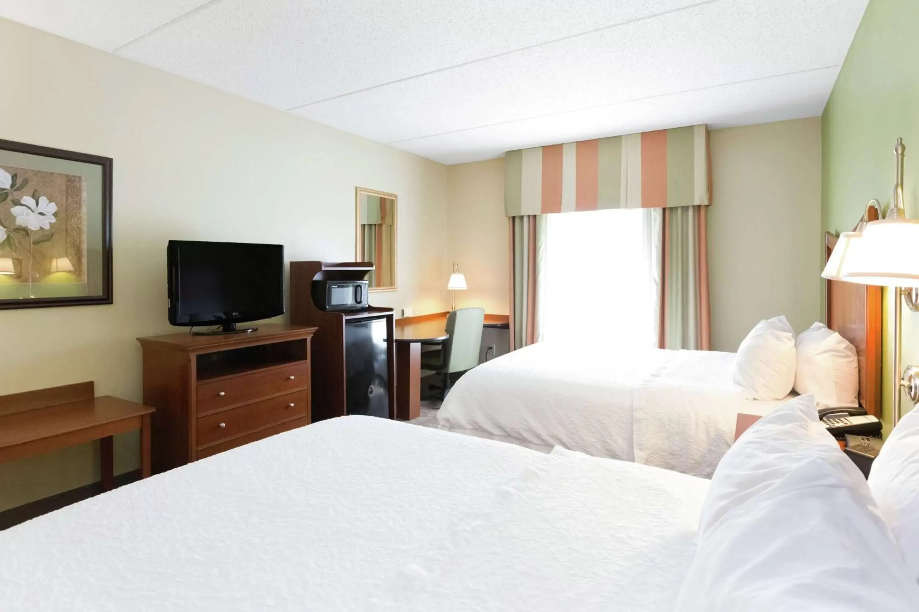 Bedroom, Bed in Hampton Inn & Suites Blairsville