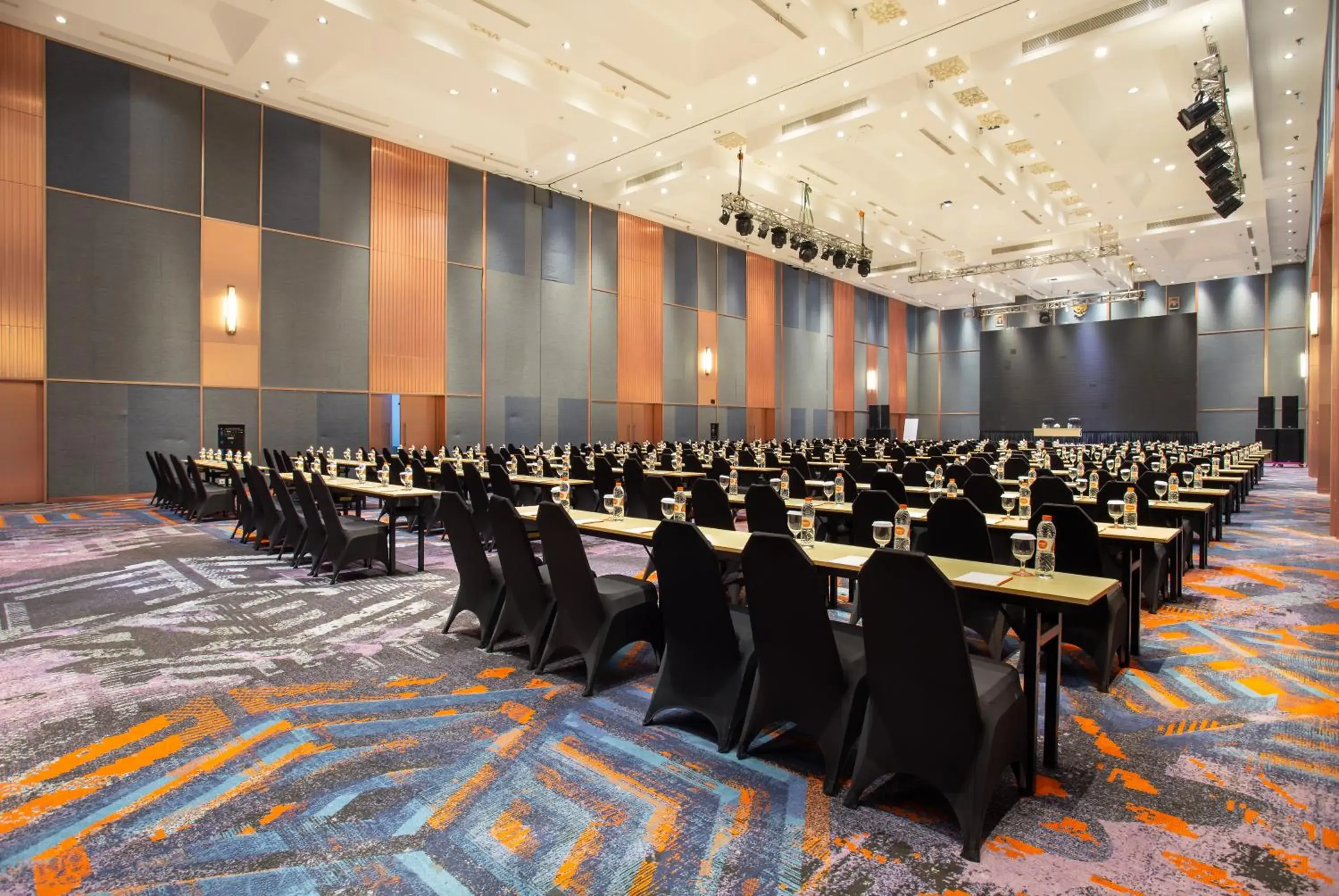 Meeting/conference room in HARRIS Hotel & Conventions Gubeng