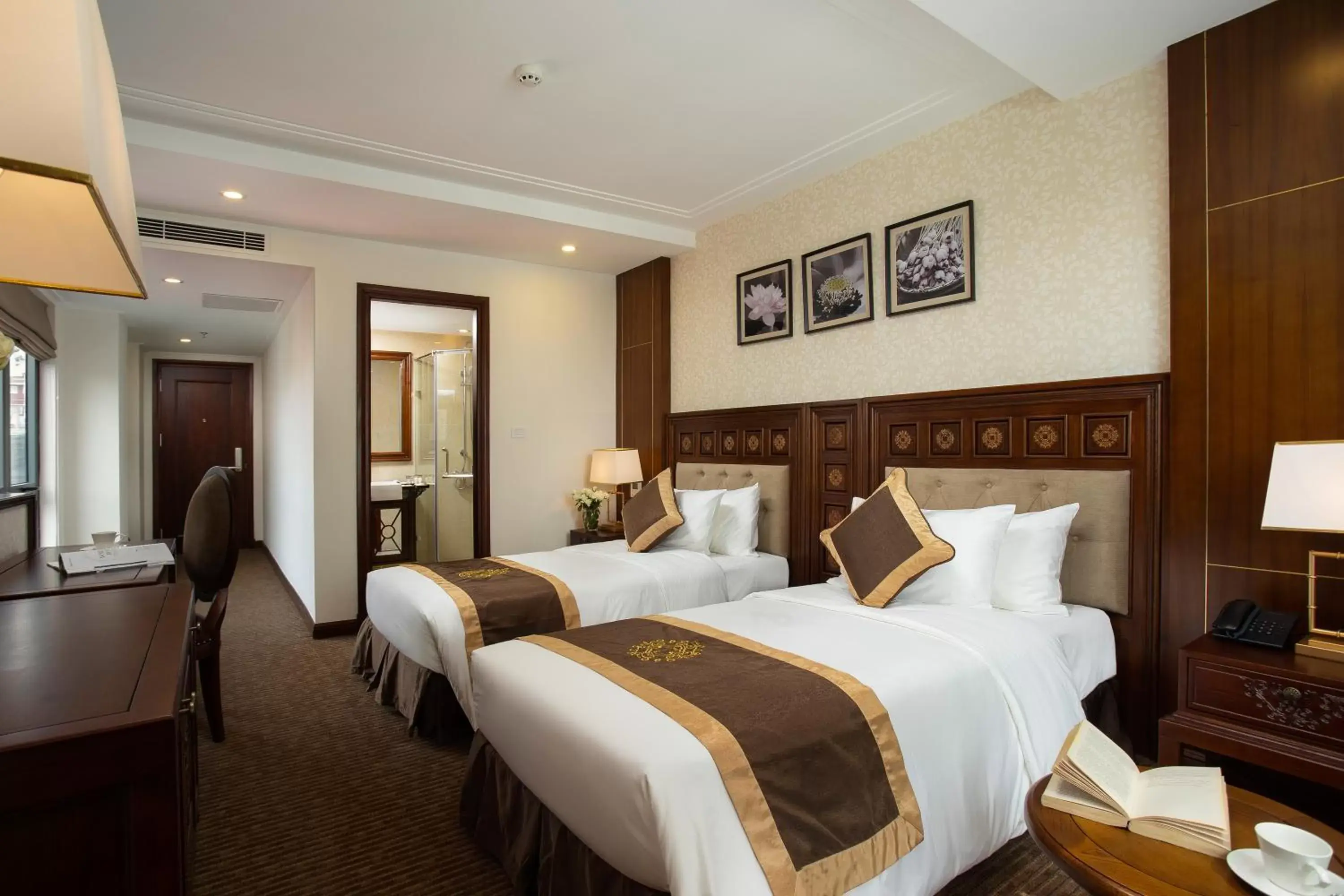 Shower, Bed in Rex Hanoi Hotel