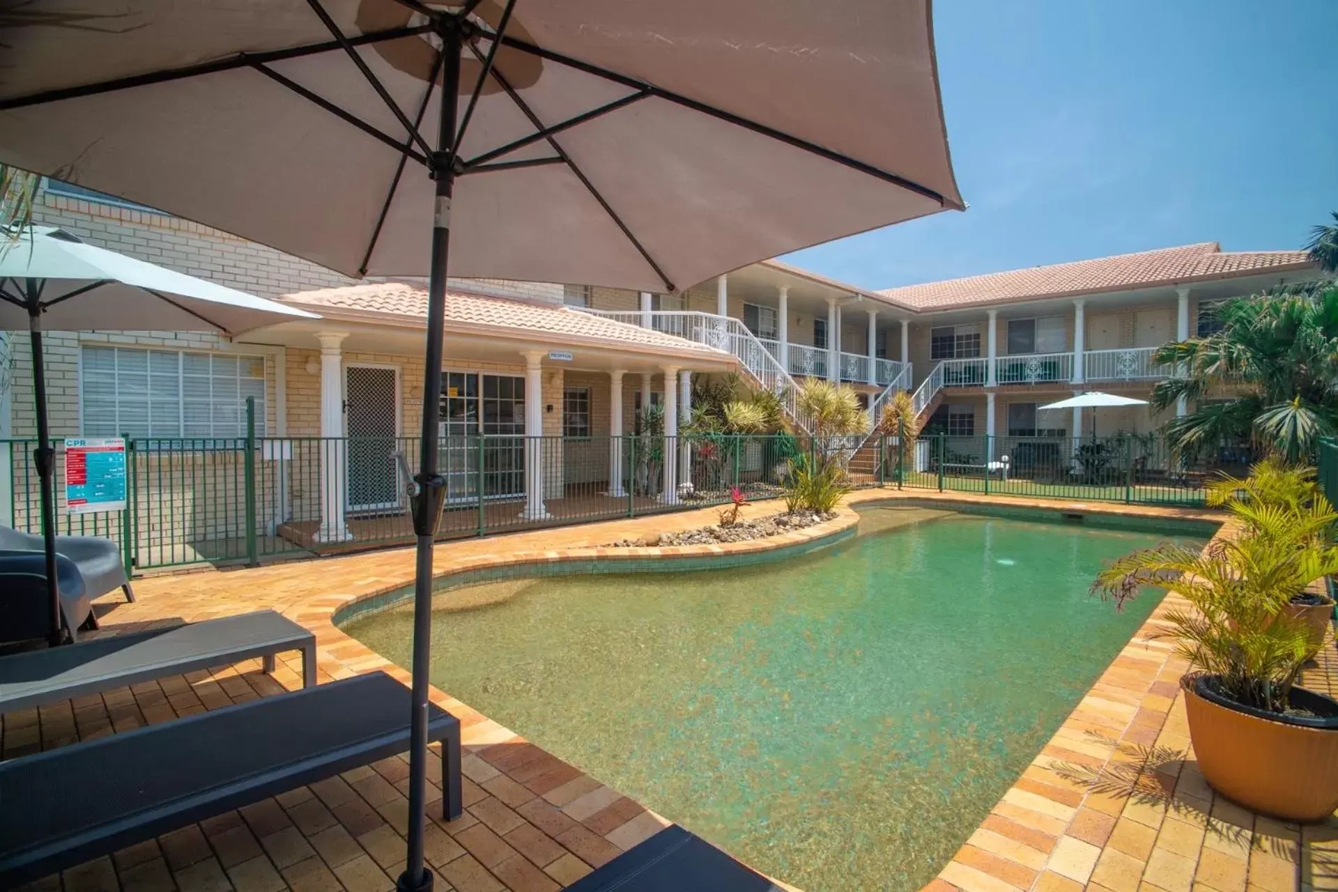 Swimming Pool in Santa Fe Motel and Holiday Units