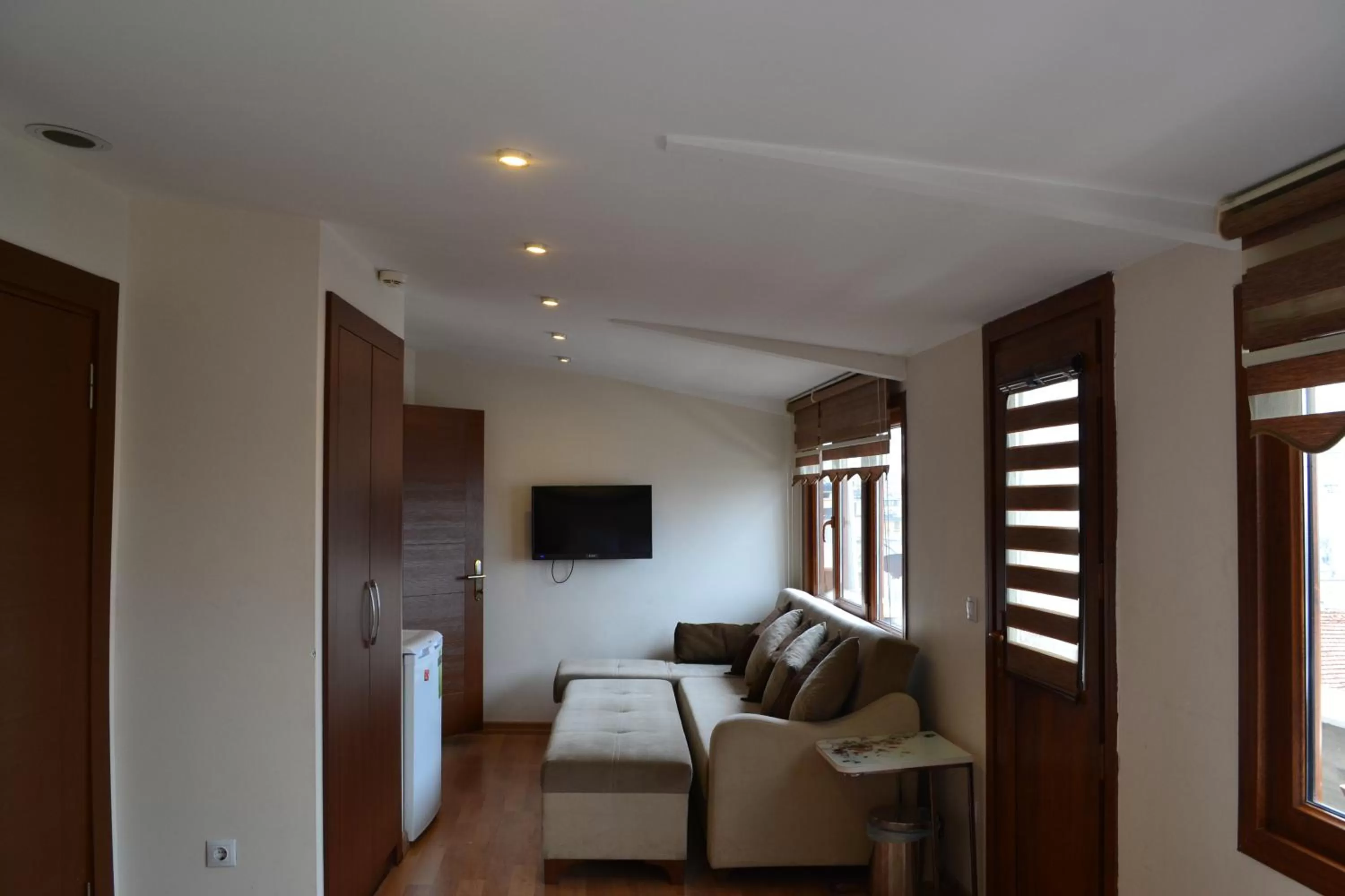 Seating area in Seven Days Hotel - İstanbul