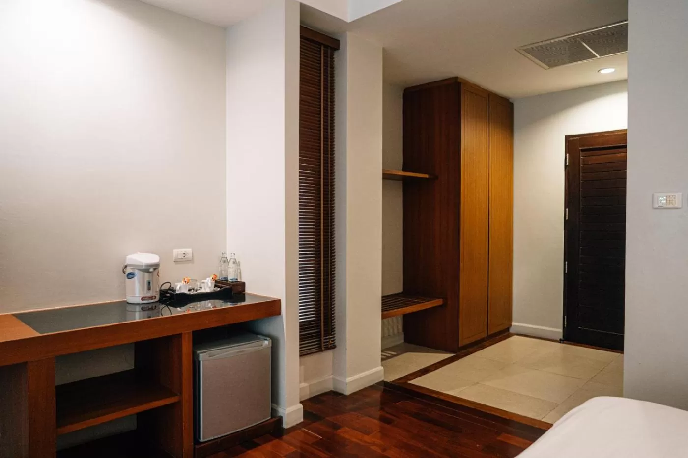 Coffee/tea facilities, Bed in Inpawa Hotel