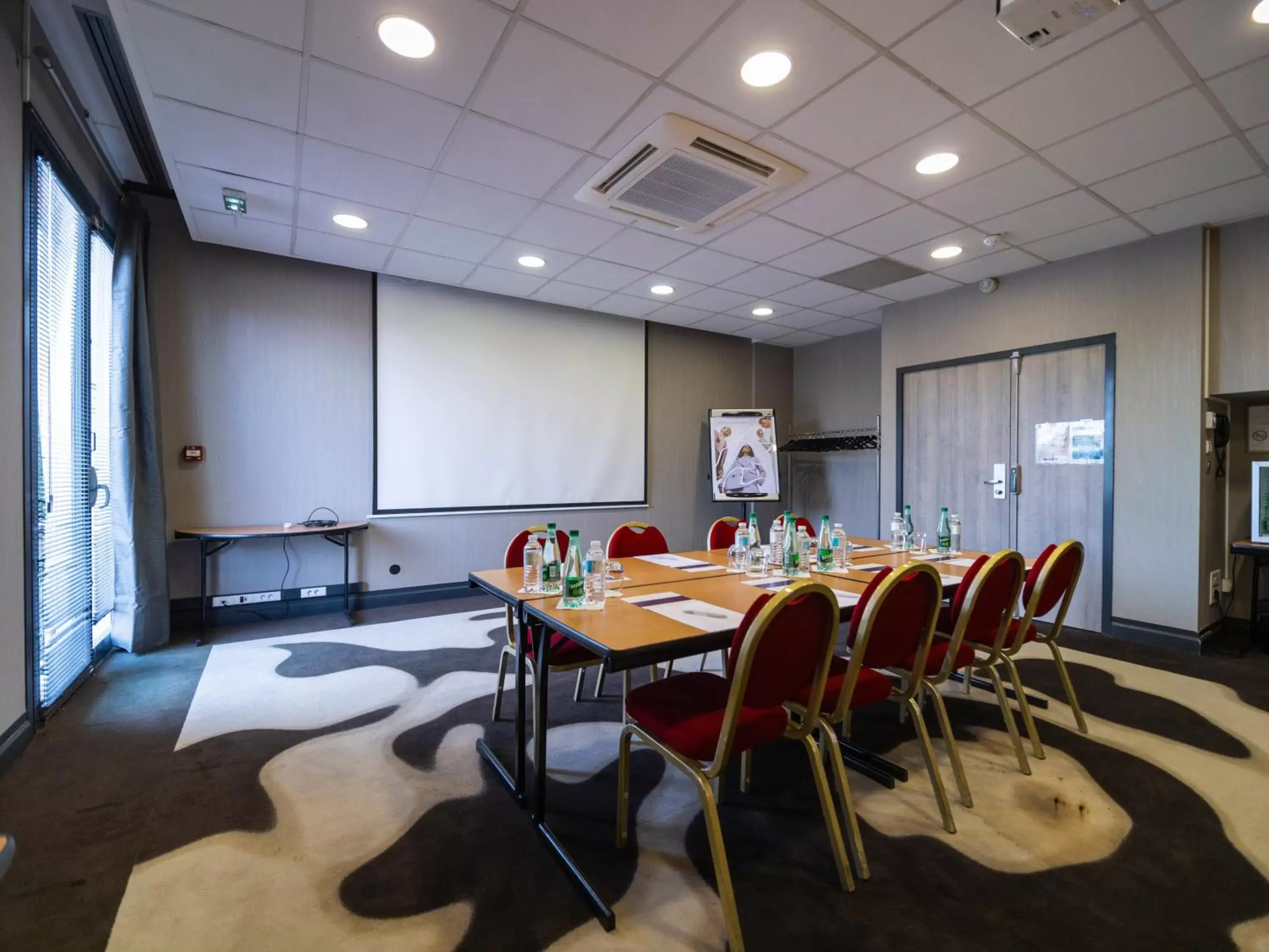 Business facilities in Mercure Bordeaux Lac